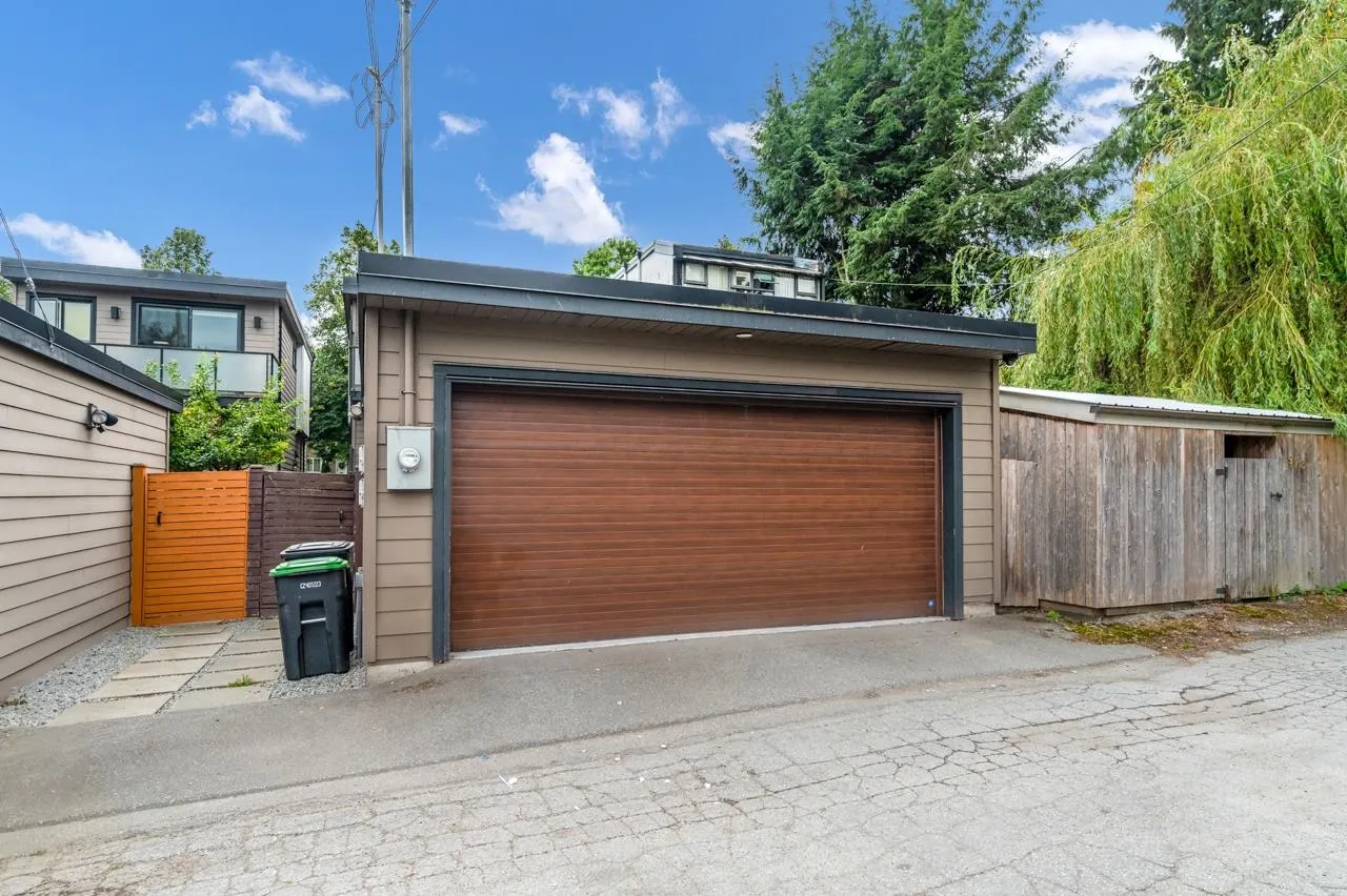 969 W 18th Avenue