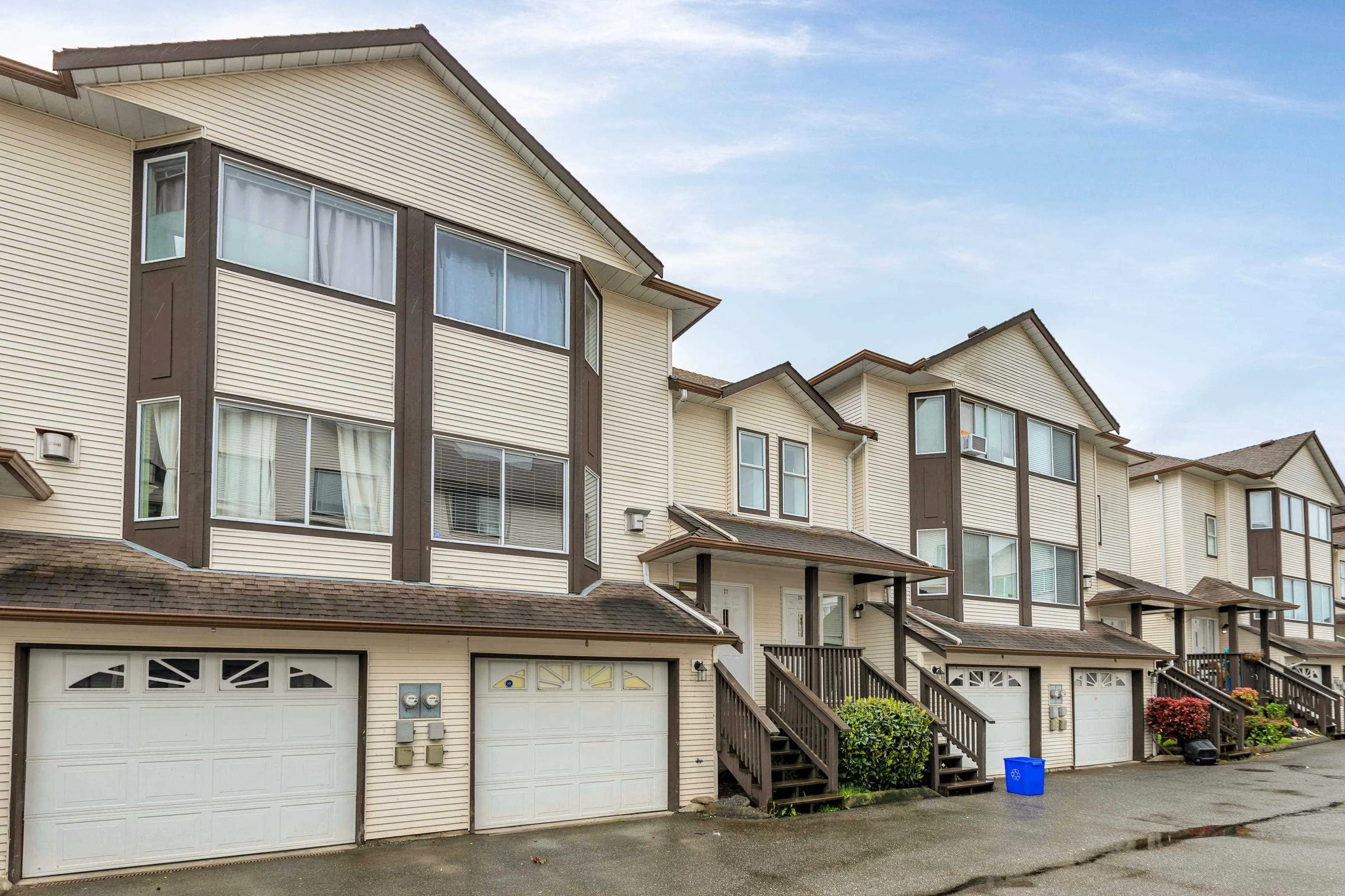 27 45740 Thomas Road