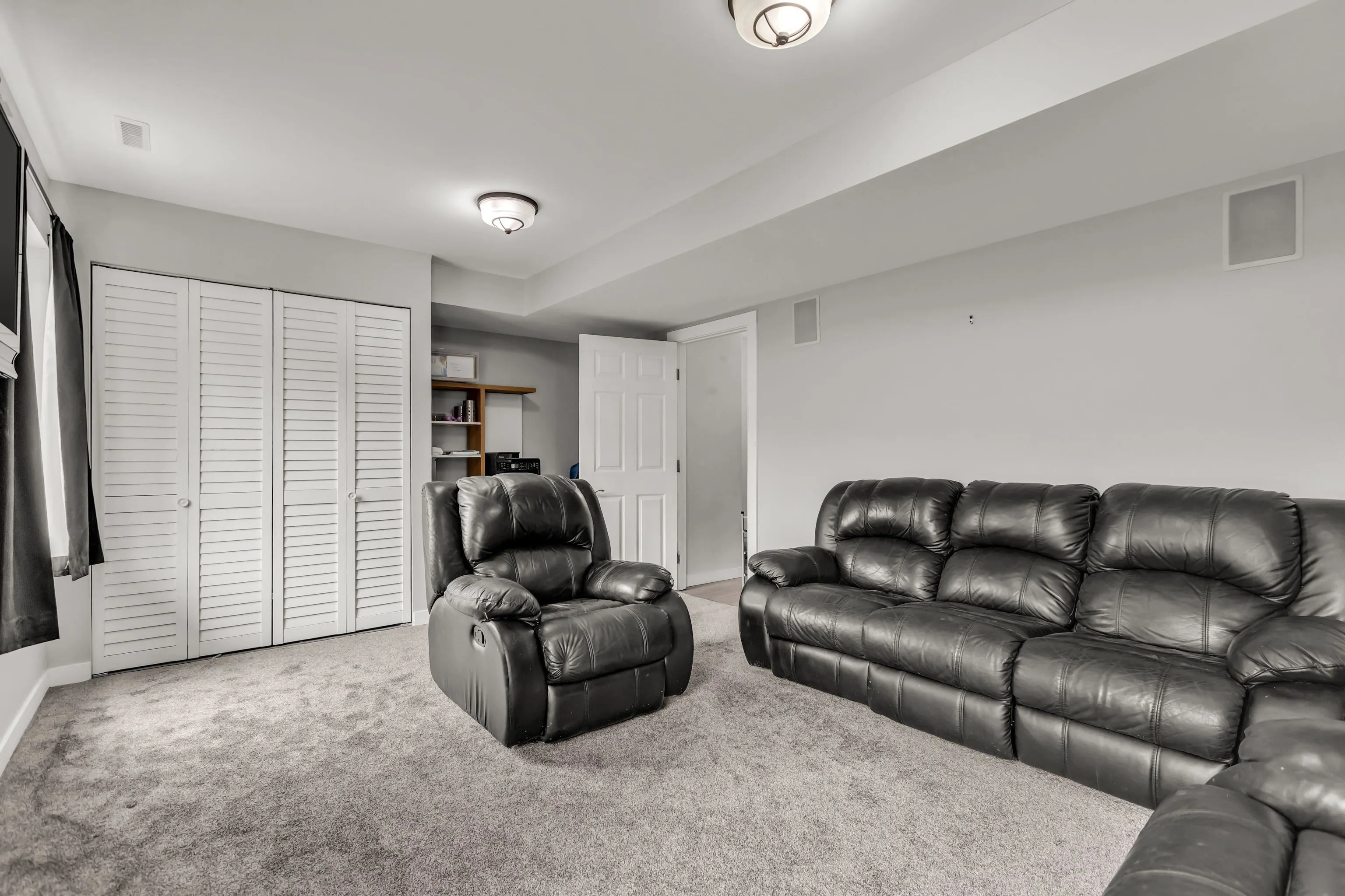 27 45740 Thomas Road