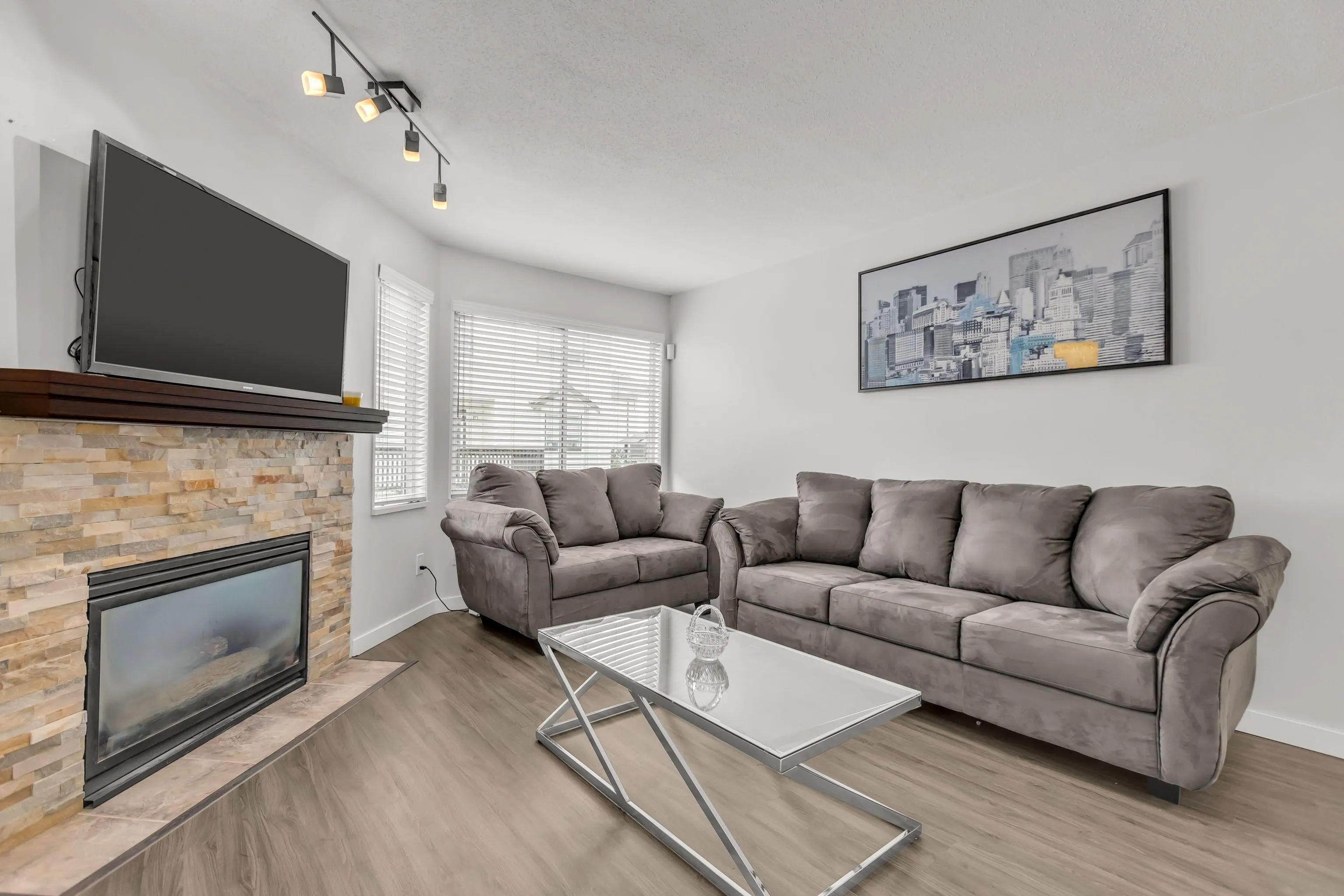 27 45740 Thomas Road