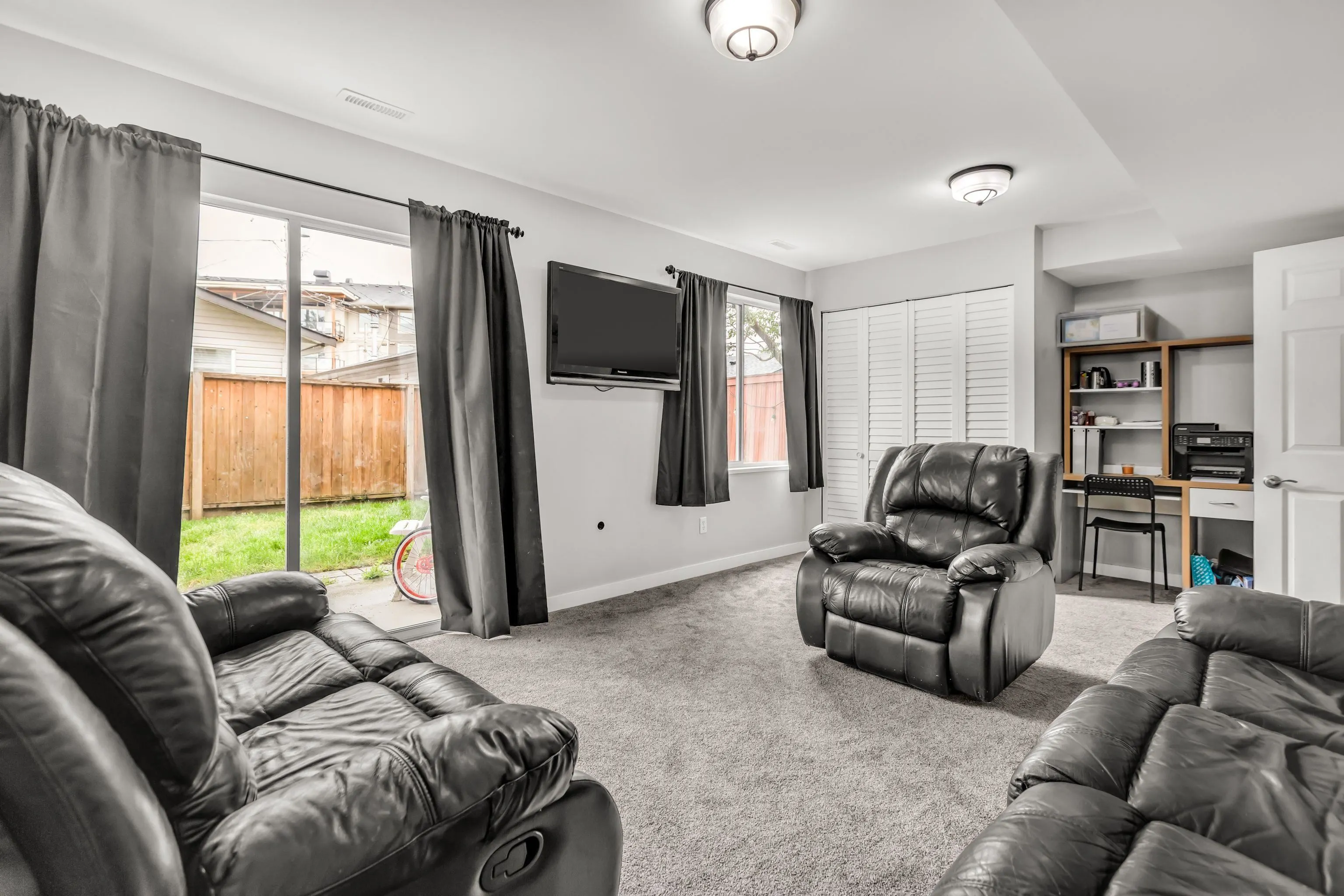 27 45740 Thomas Road