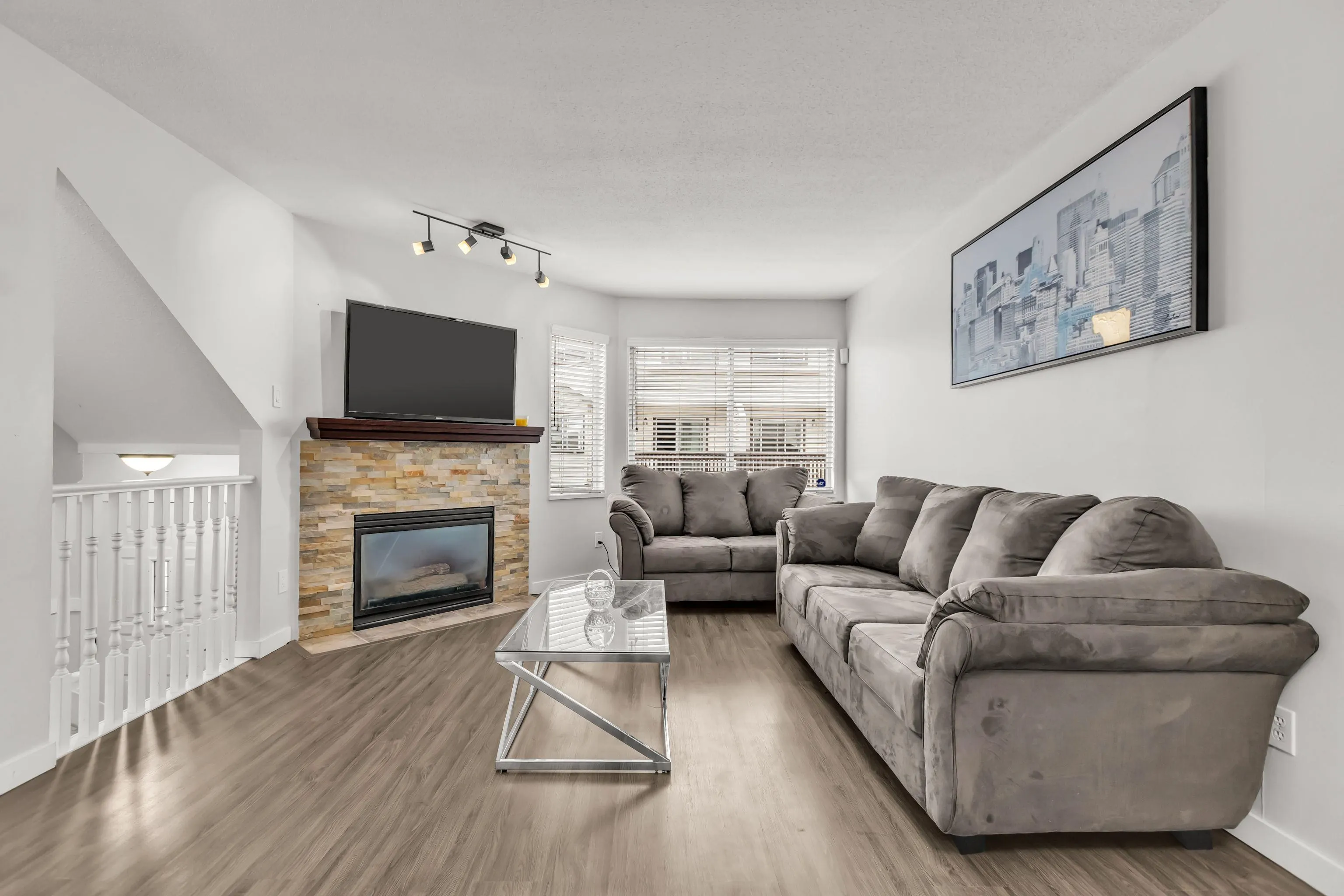 27 45740 Thomas Road