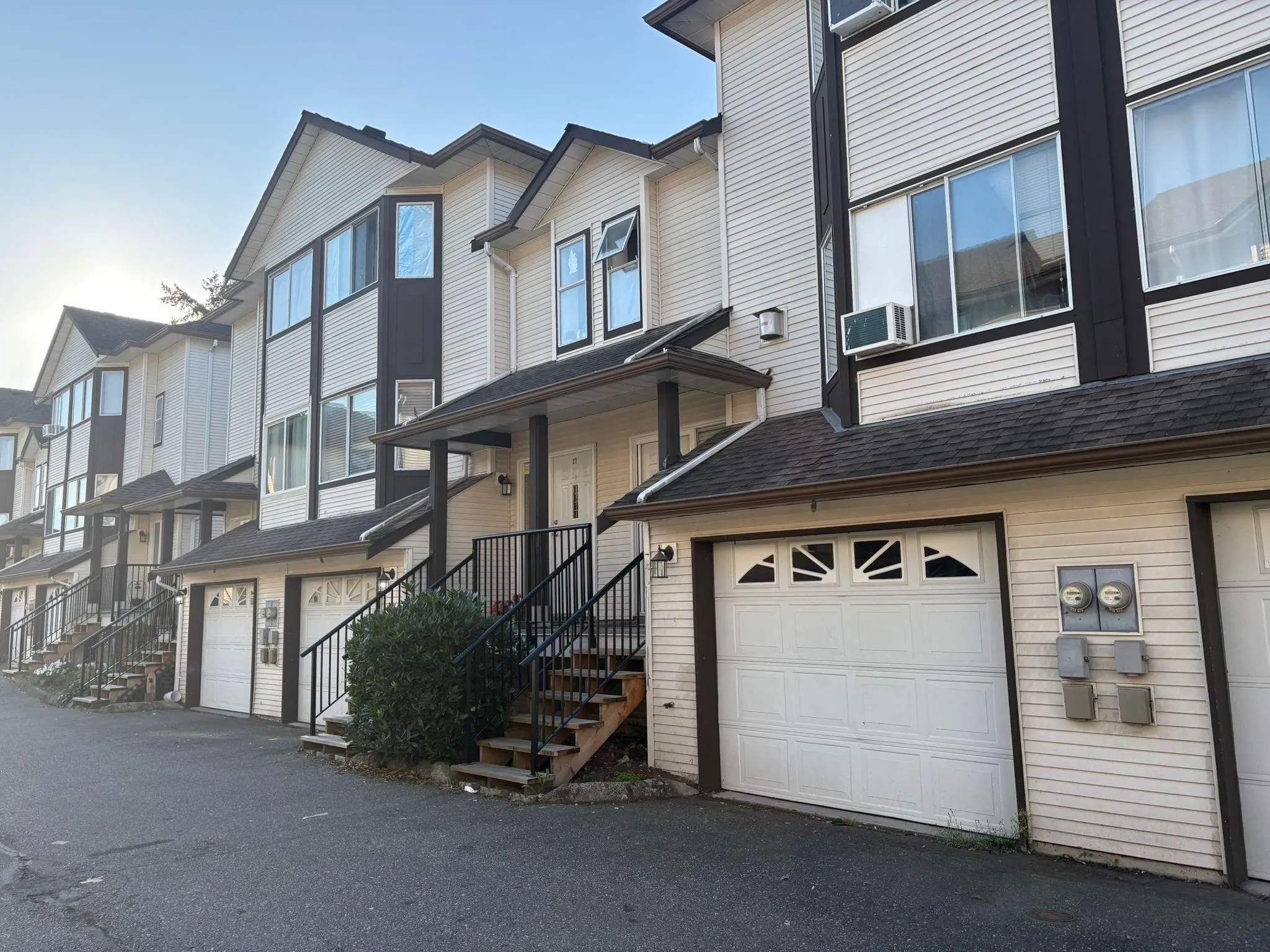 27 45740 Thomas Road