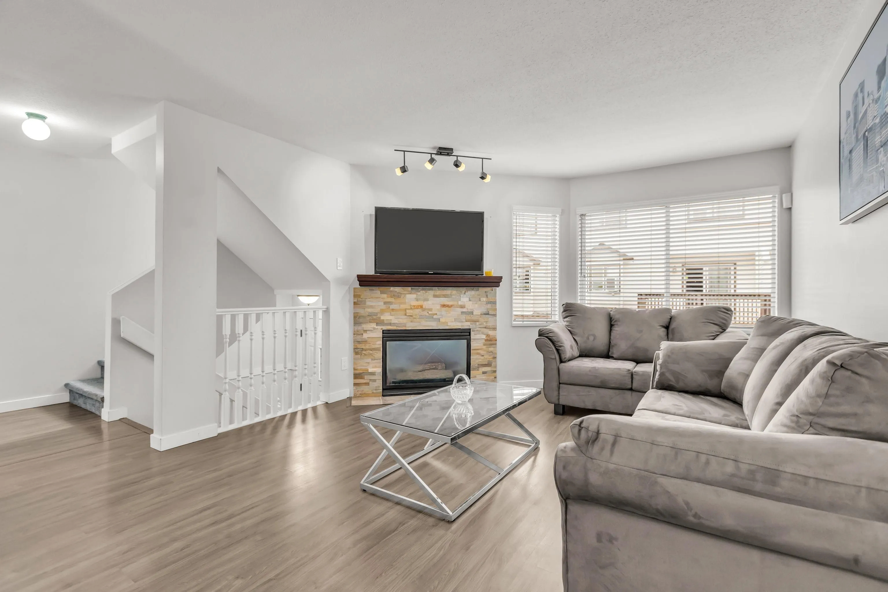 27 45740 Thomas Road