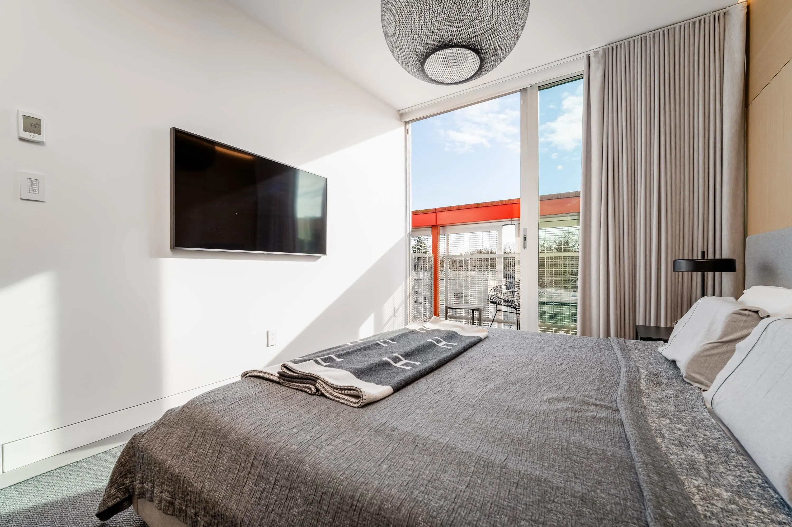 401 4387 W 10th Avenue