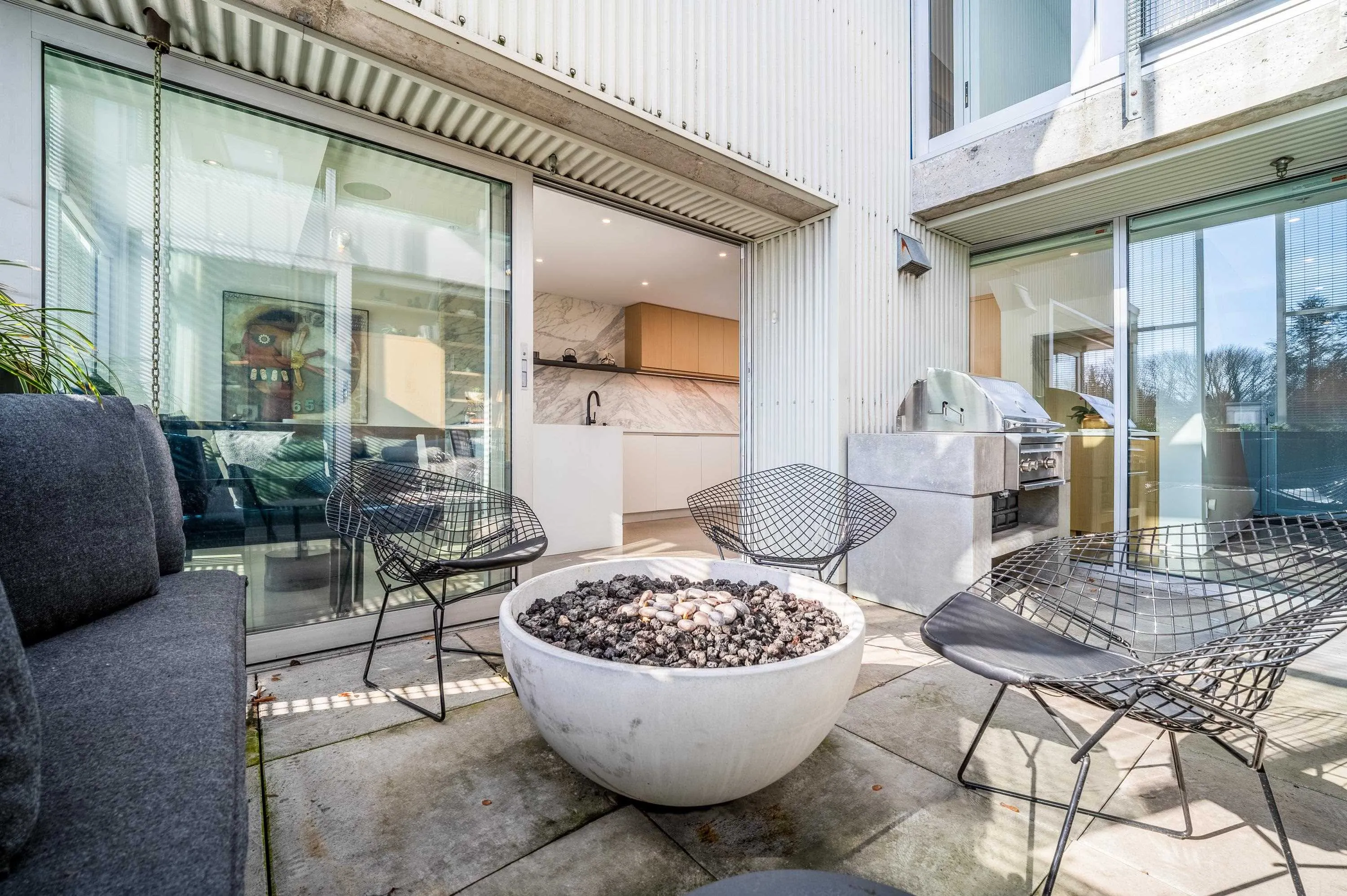 401 4387 W 10th Avenue