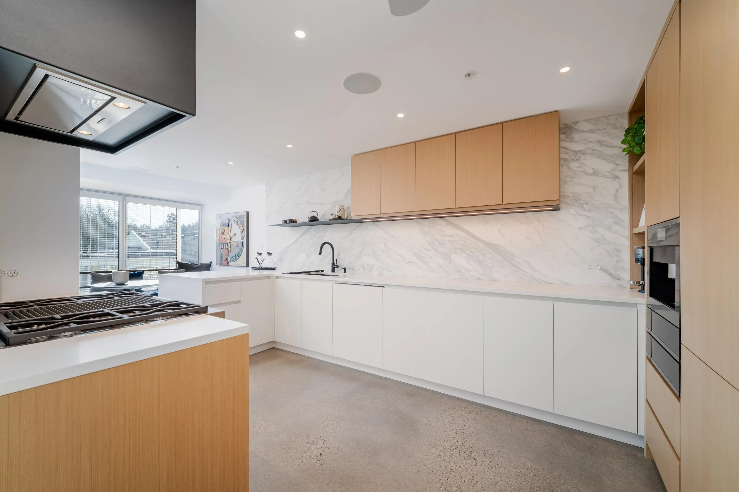 401 4387 W 10th Avenue