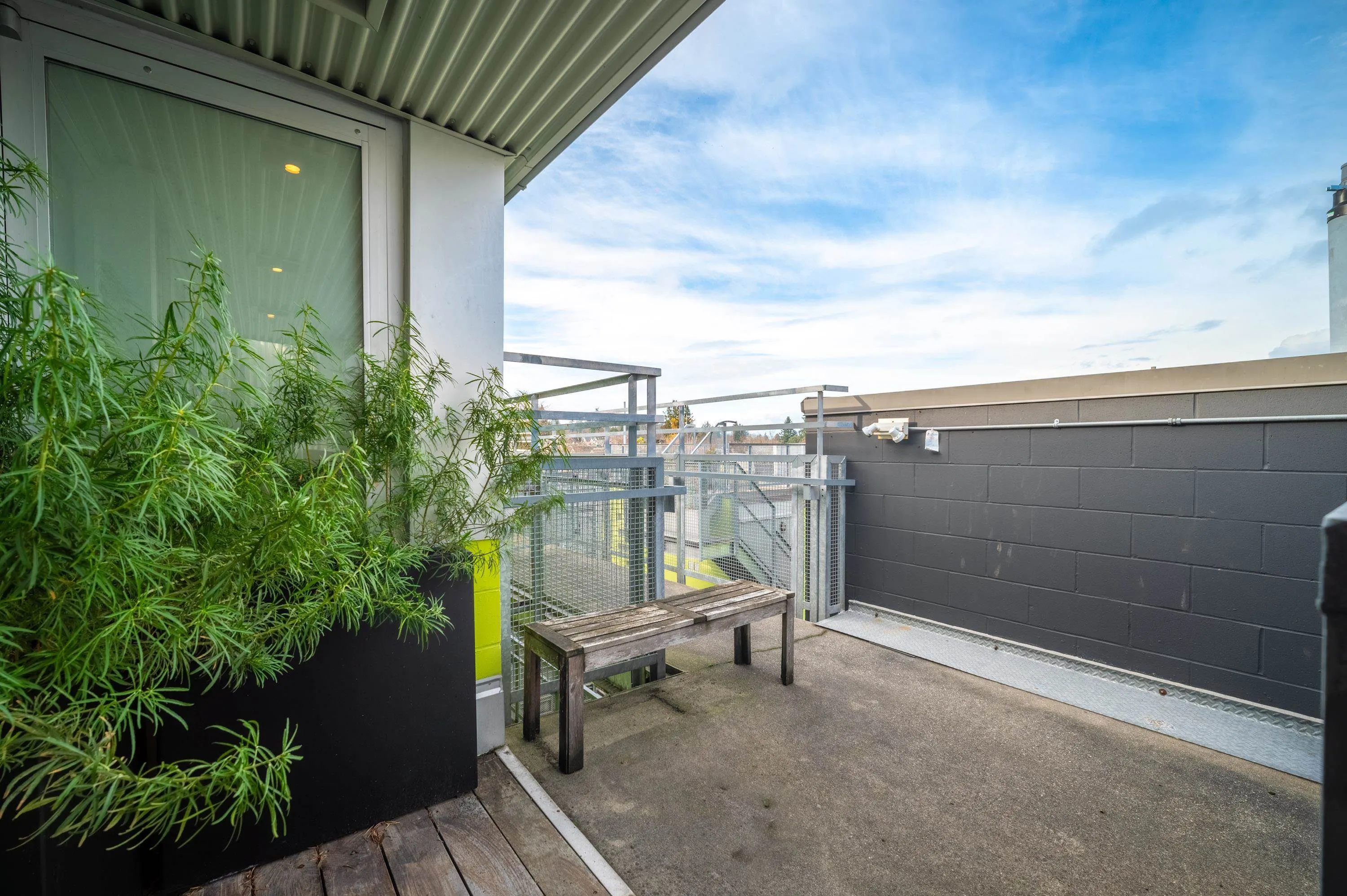 401 4387 W 10th Avenue