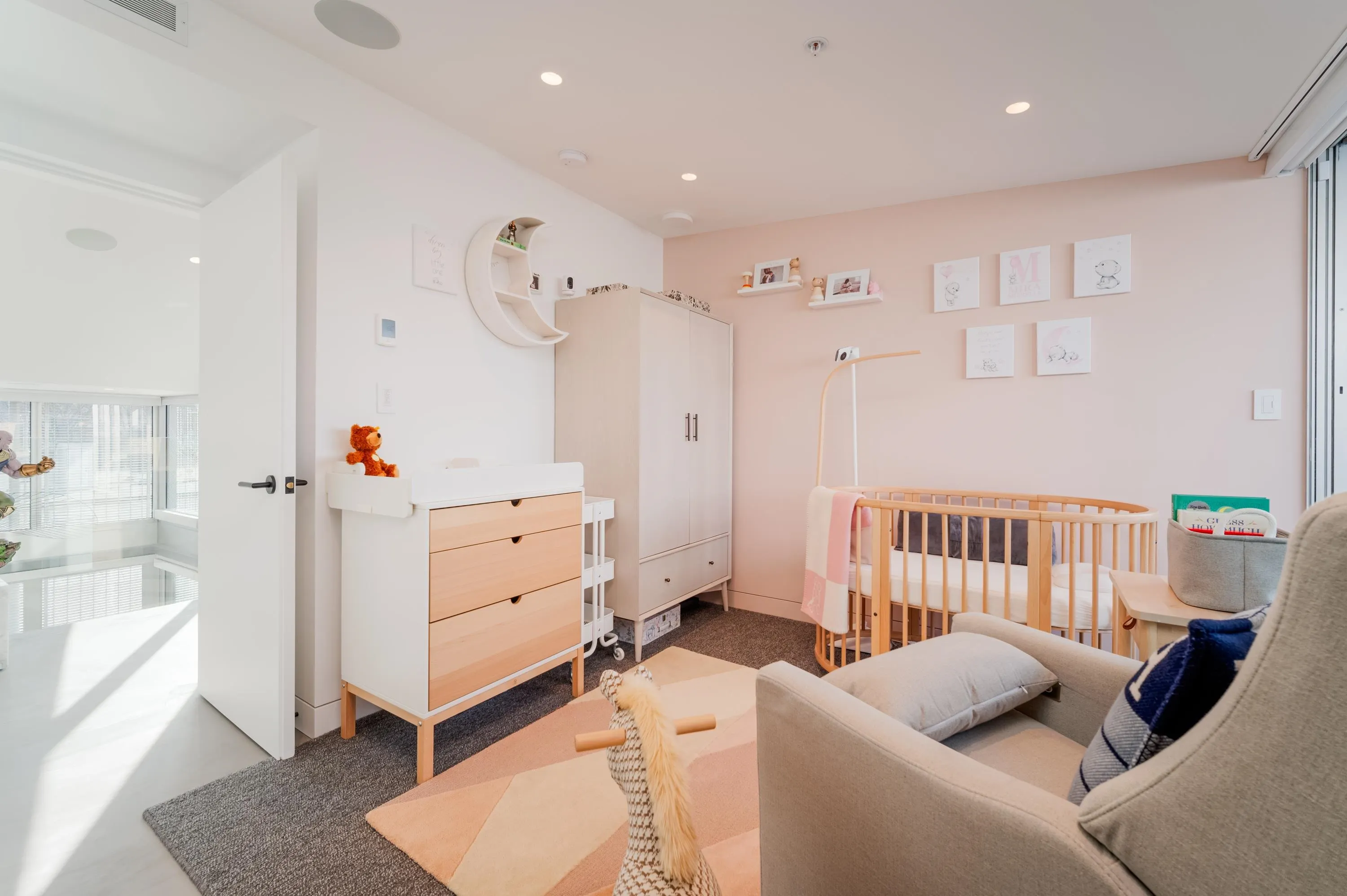 401 4387 W 10th Avenue