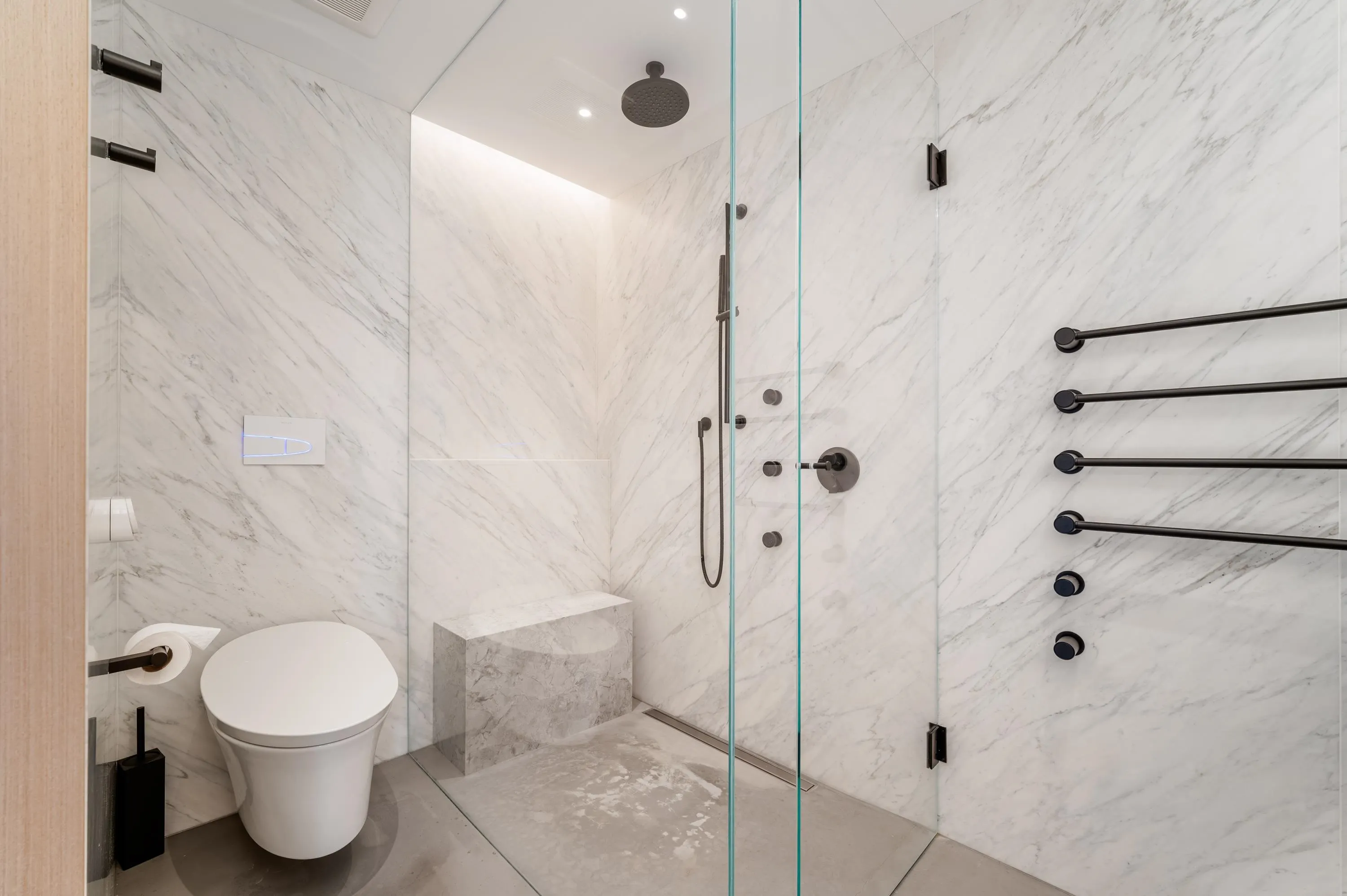 401 4387 W 10th Avenue