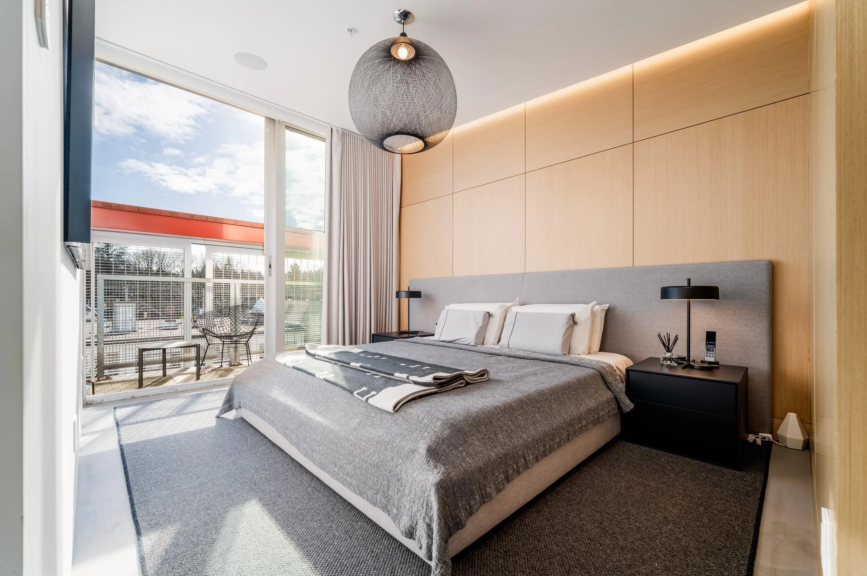 401 4387 W 10th Avenue