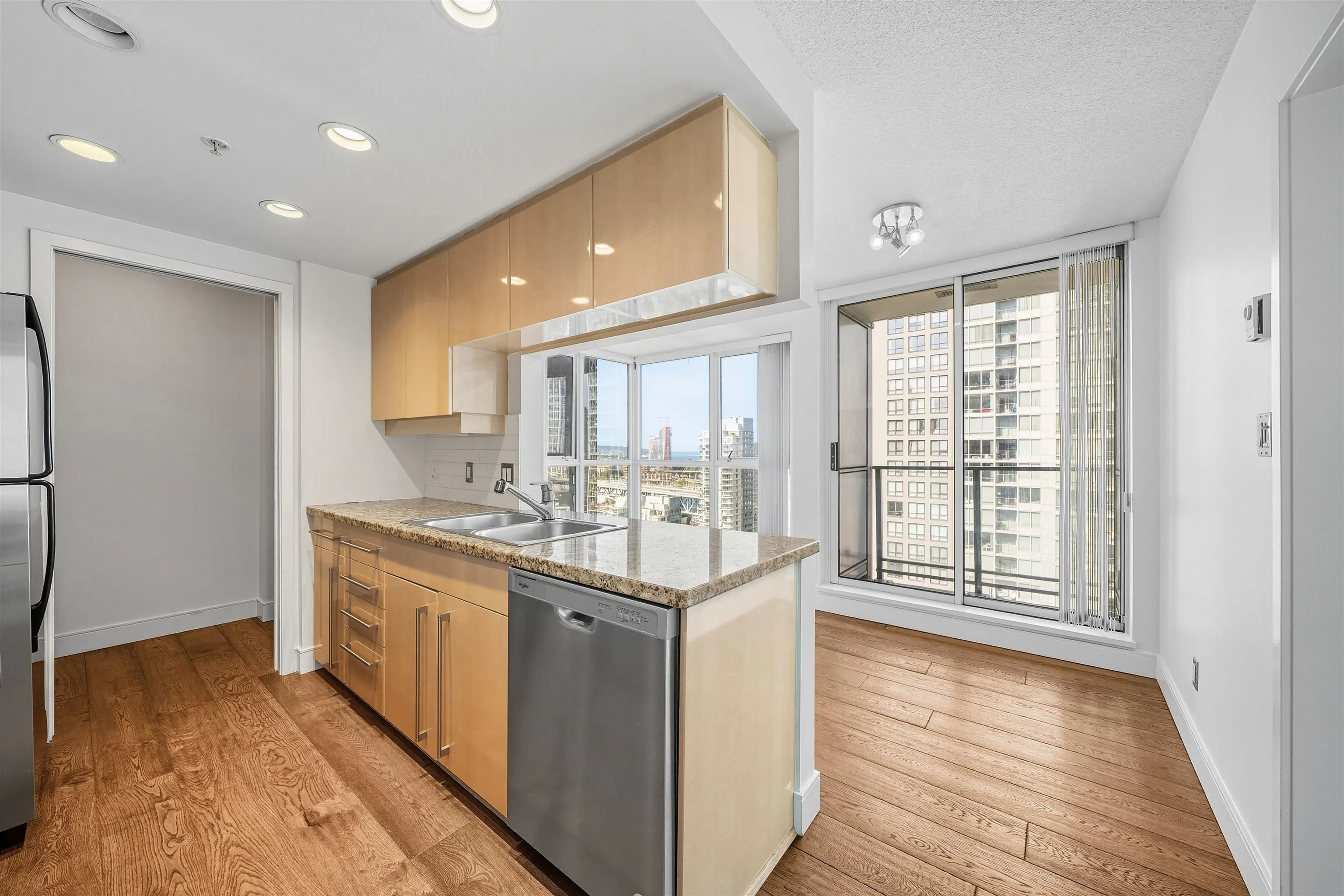 2705 1408 Strathmore Mews