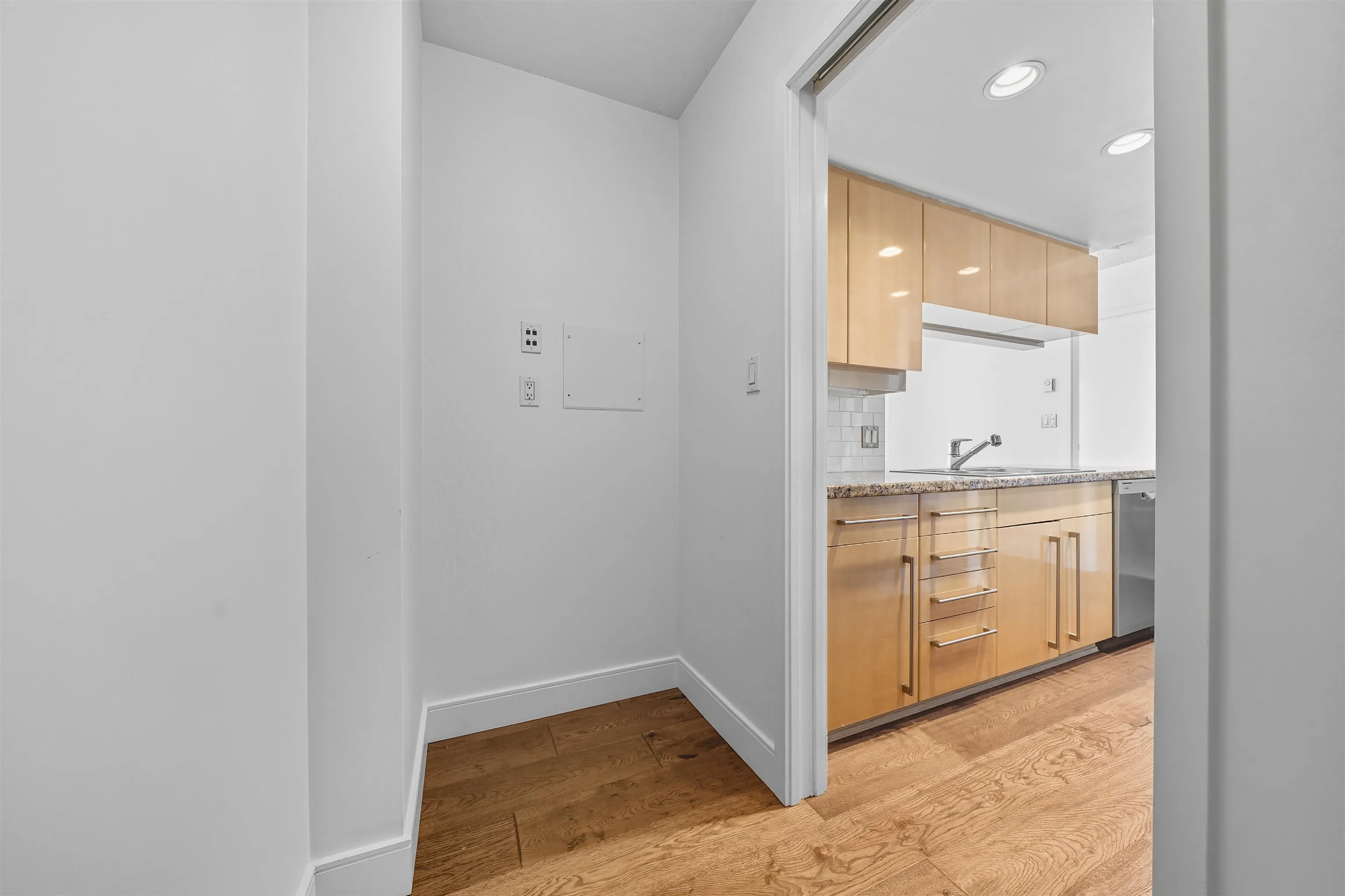 2705 1408 Strathmore Mews
