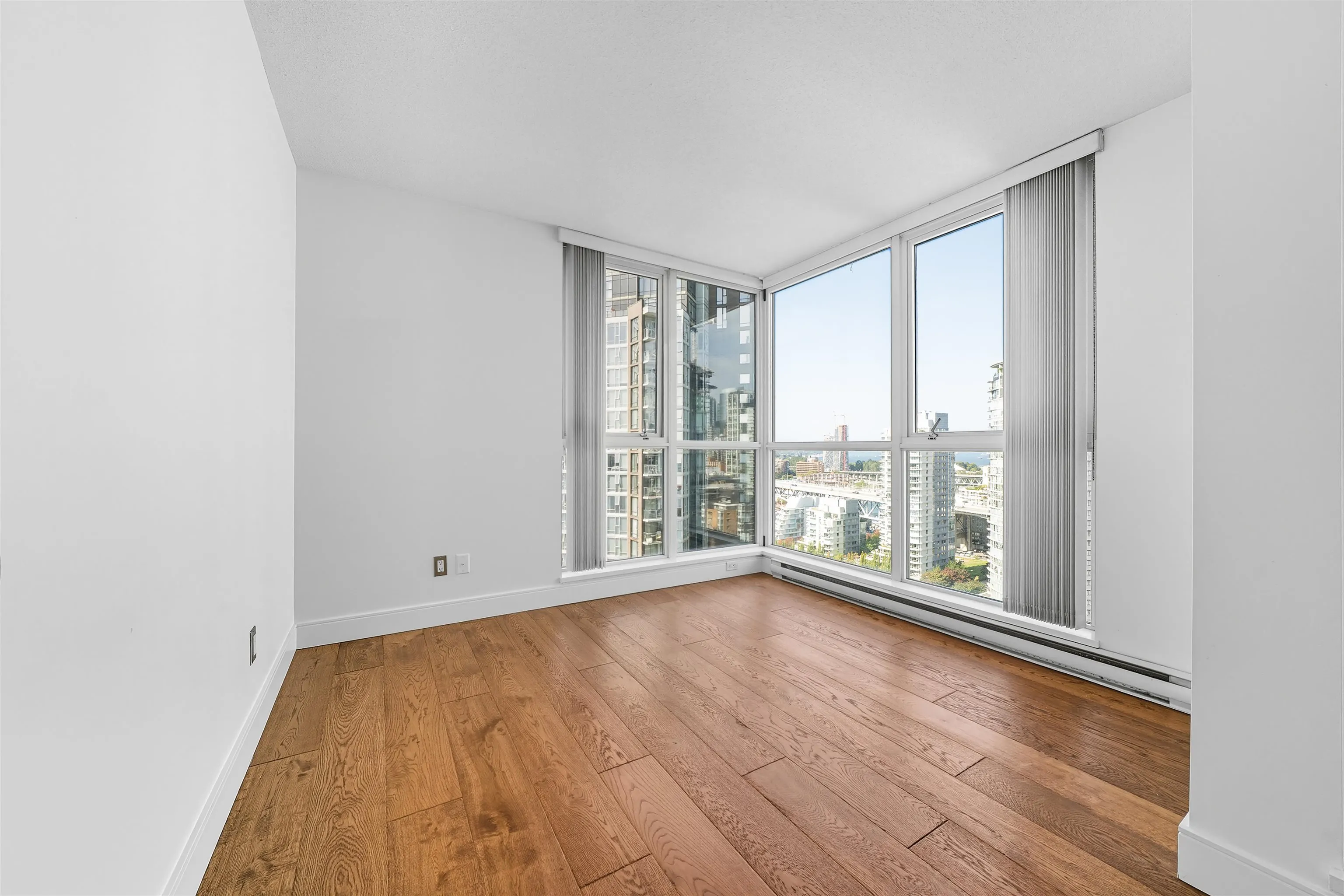 2705 1408 Strathmore Mews