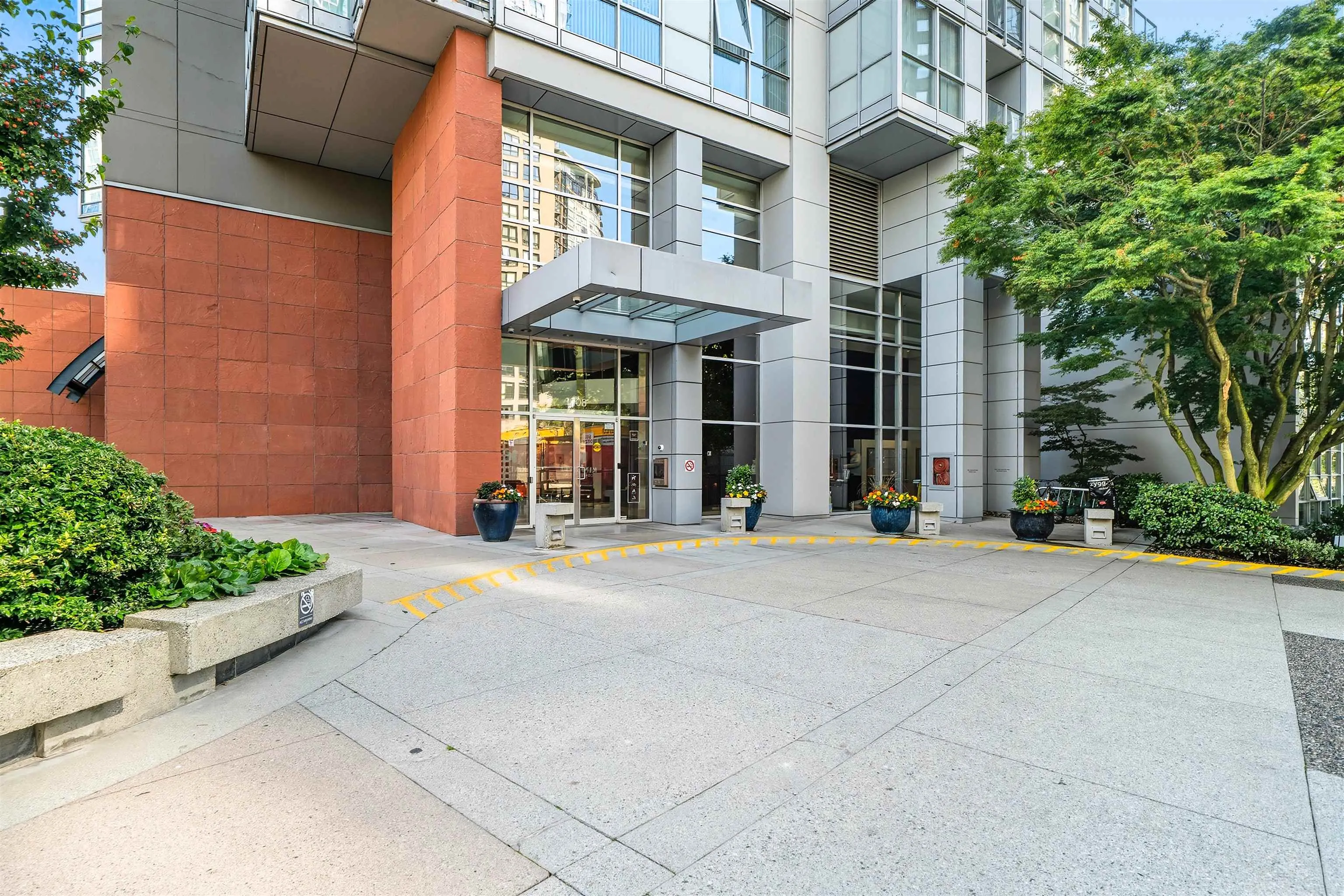 2705 1408 Strathmore Mews