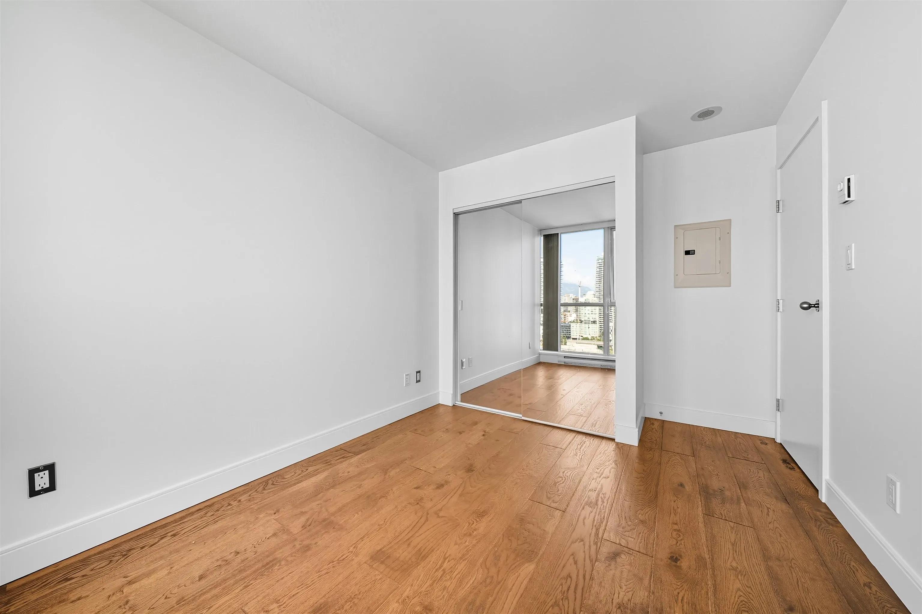 2705 1408 Strathmore Mews