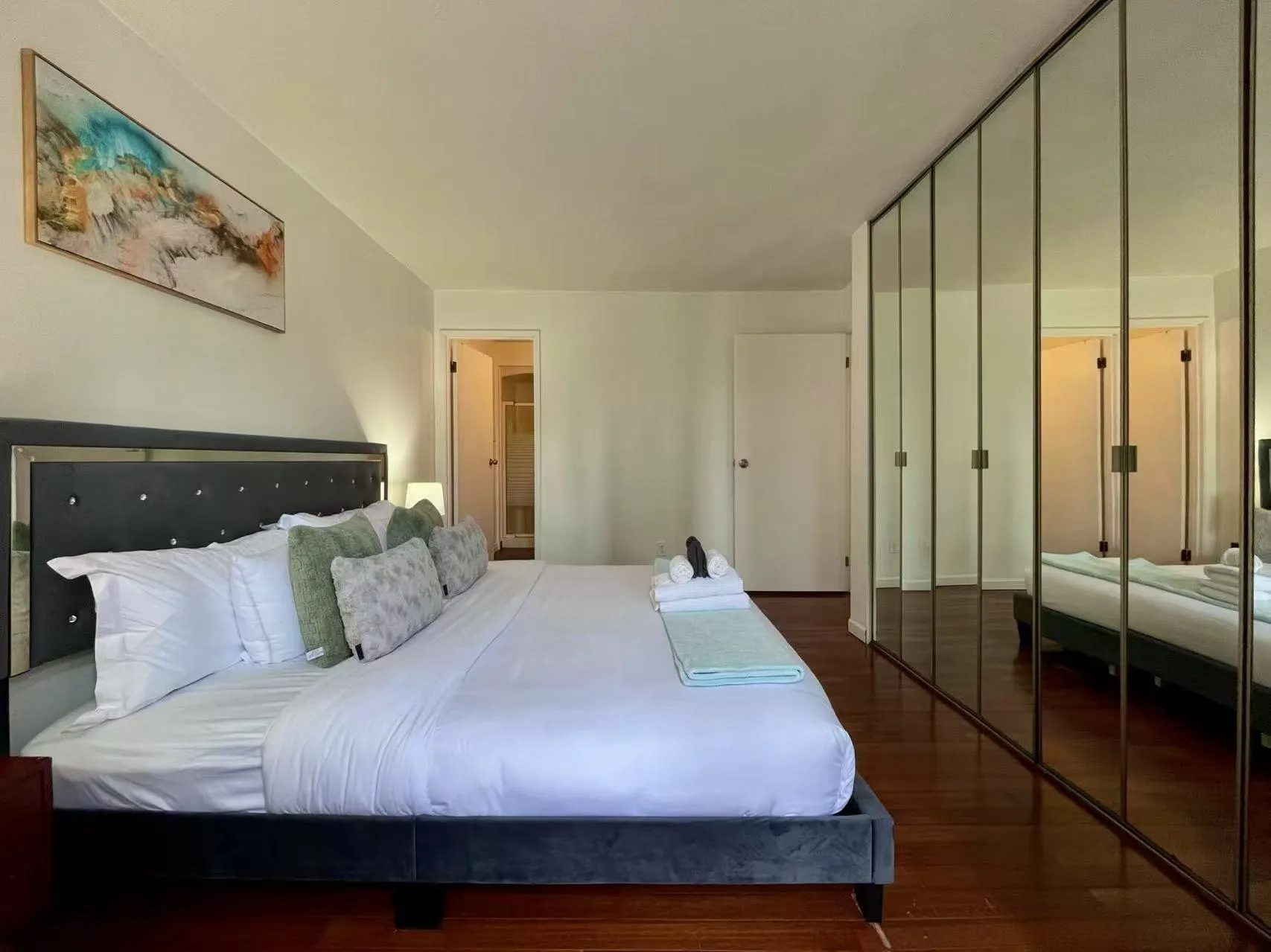 302 - PRO 1405 Haro Street