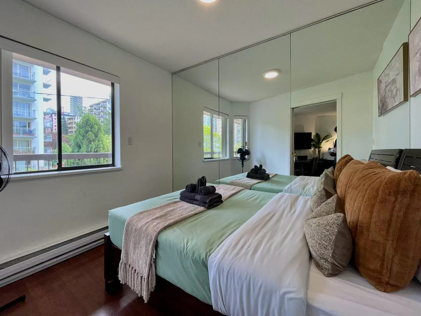 302 - PRO 1405 Haro Street