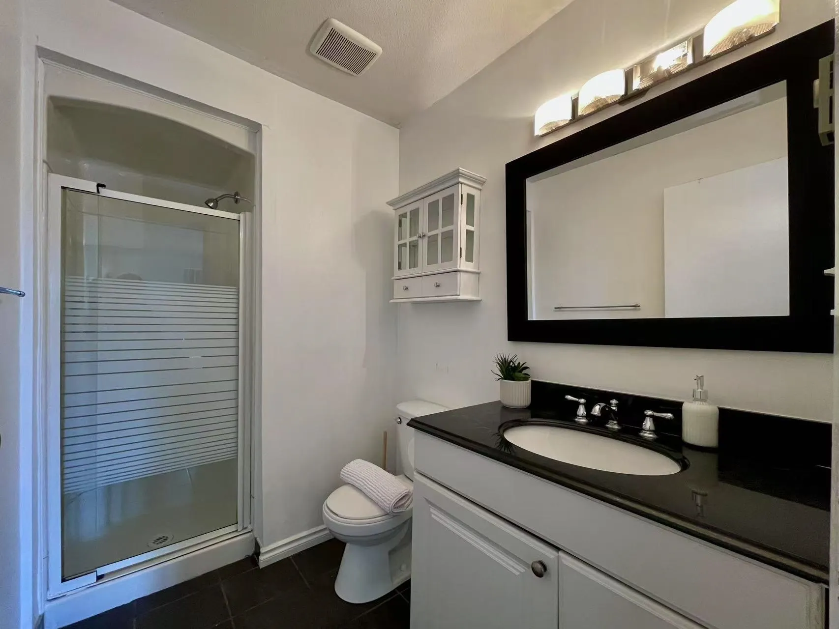 302 - PRO 1405 Haro Street