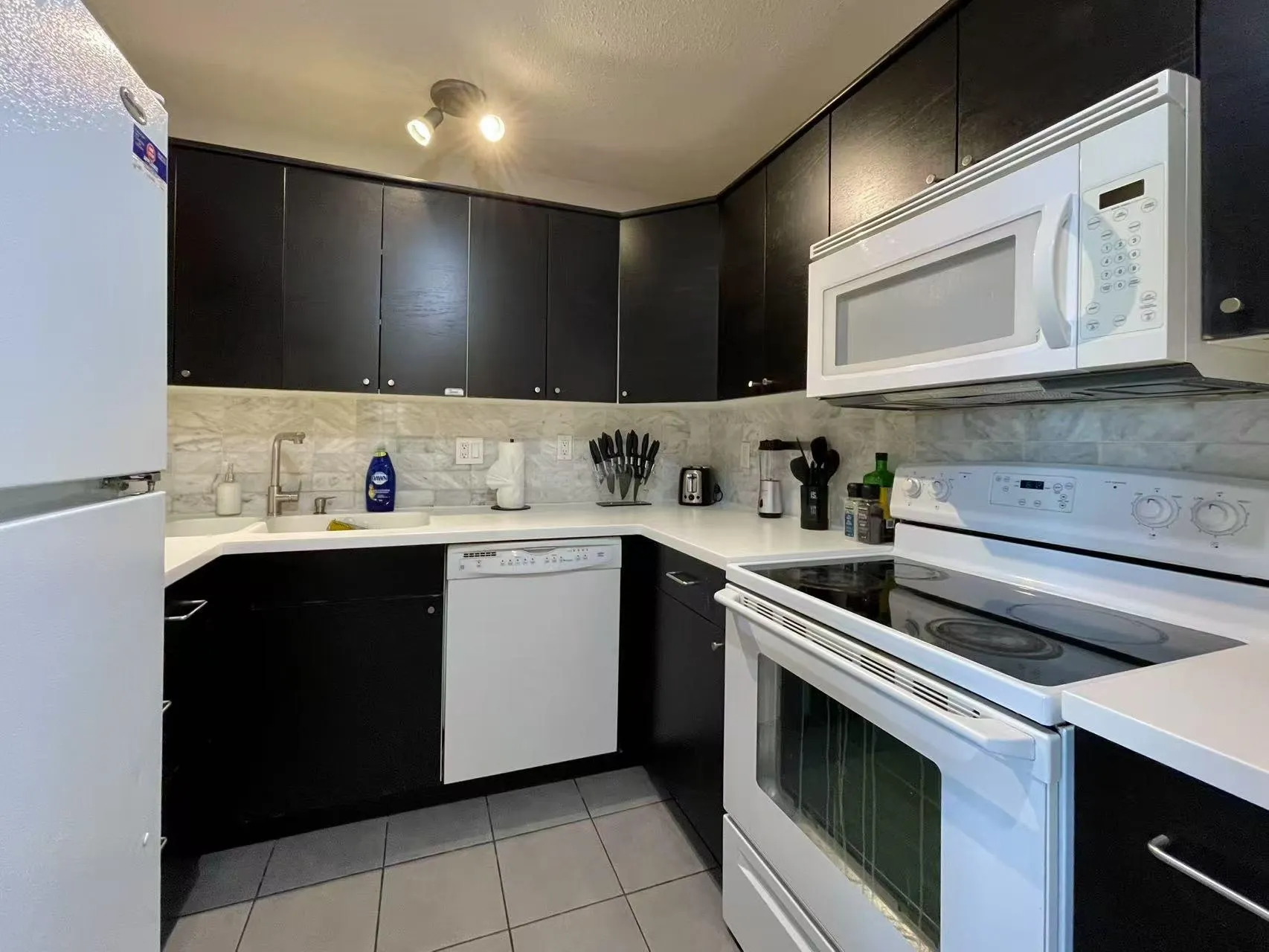 302 - PRO 1405 Haro Street