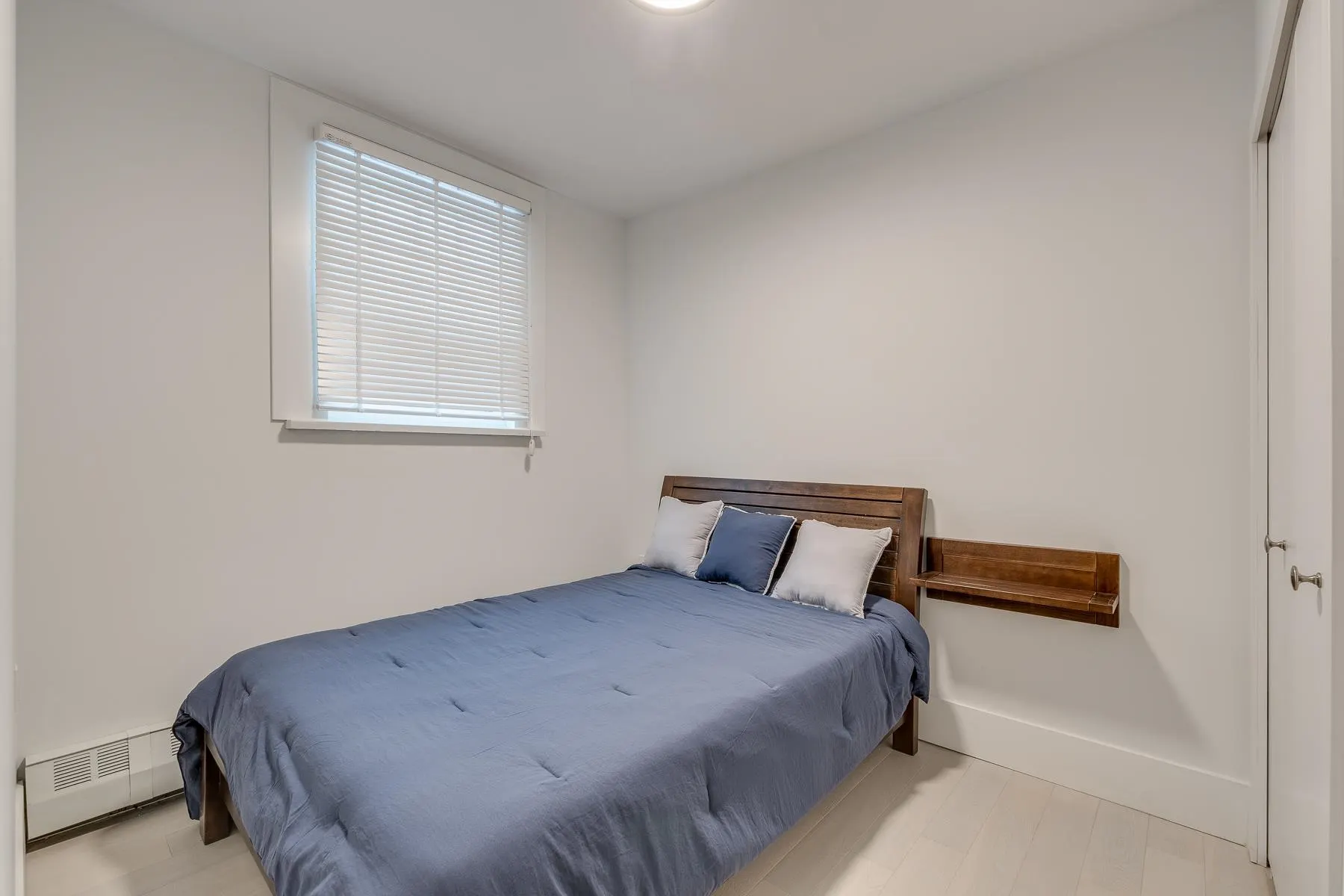 102-PROMO 1425 Haro Street