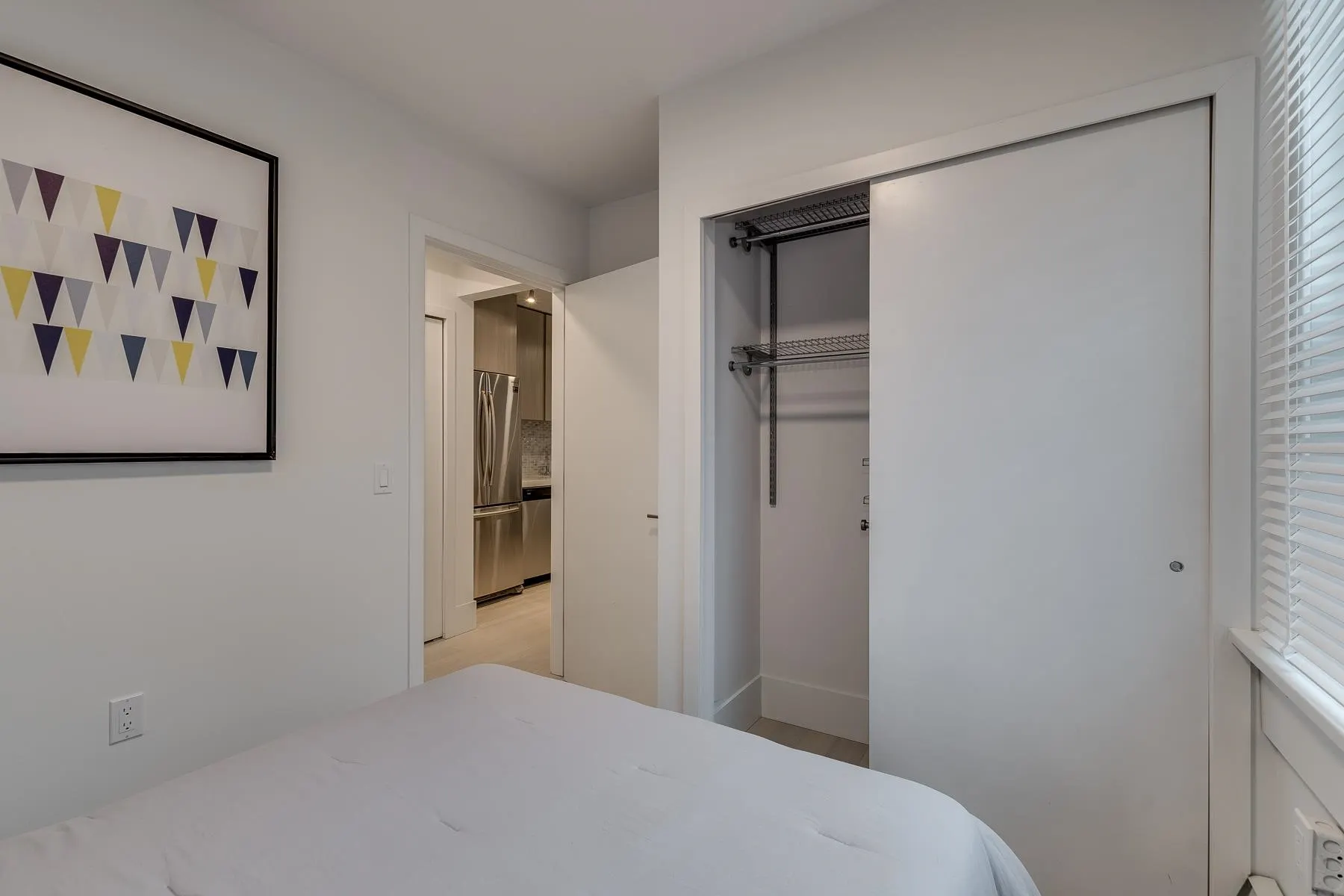 102-PROMO 1425 Haro Street