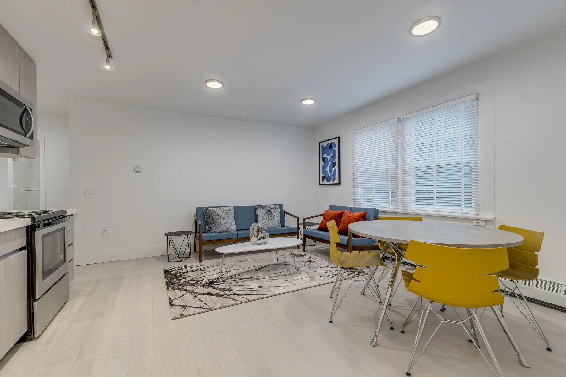 102-PROMO 1425 Haro Street