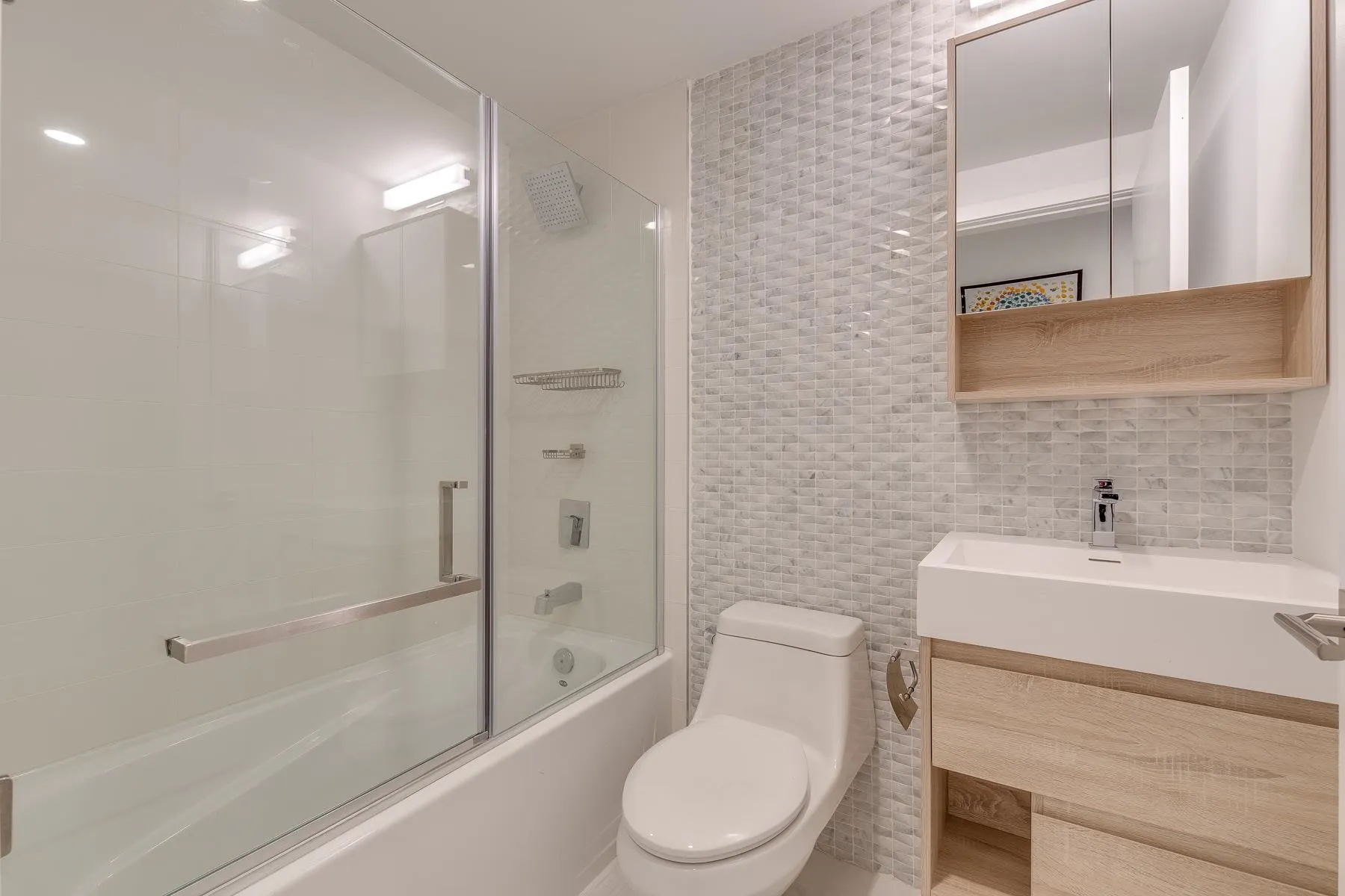 107 -PROMO 1425 Haro Street