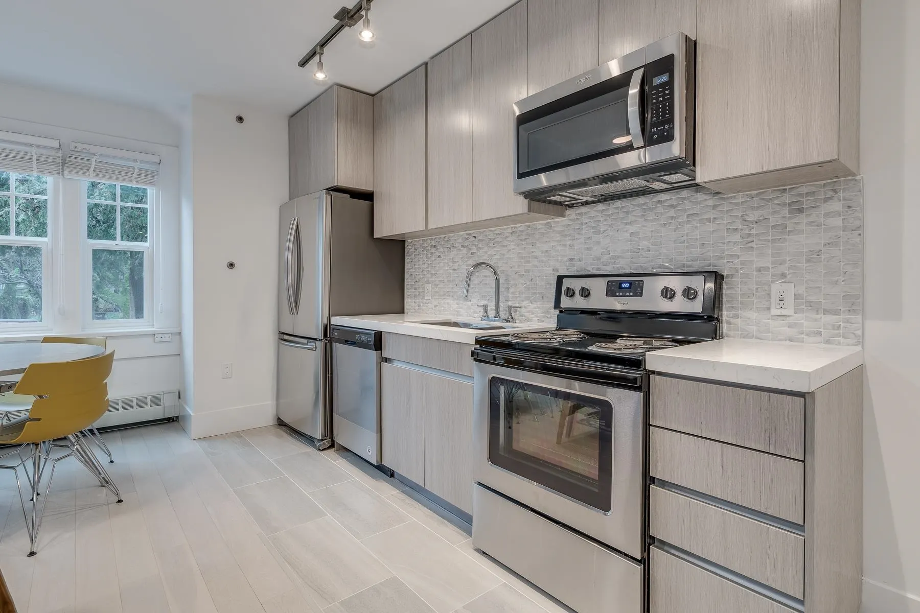 107 -PROMO 1425 Haro Street