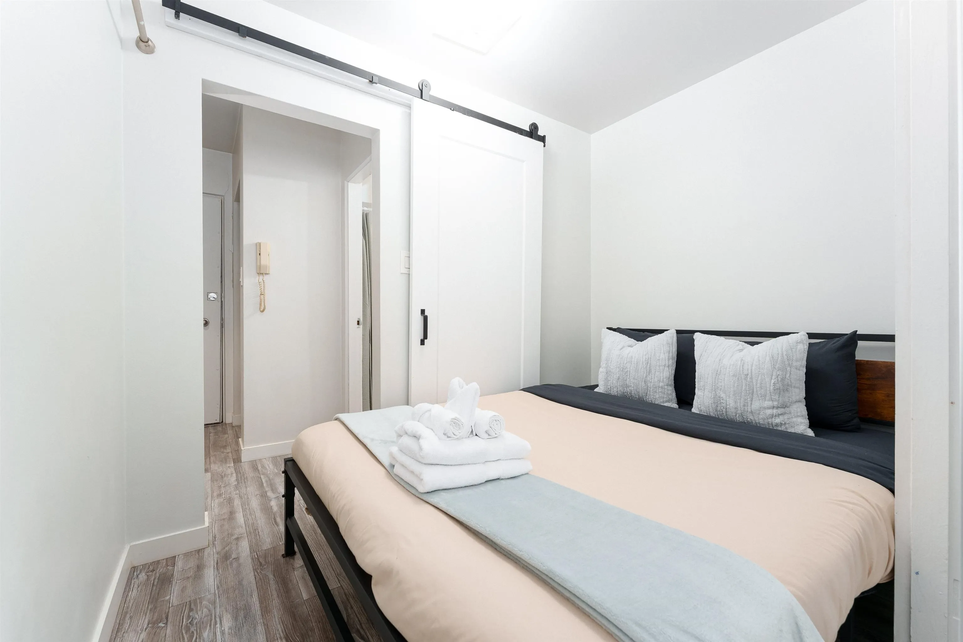 204 -PROMO 1540 Haro Street