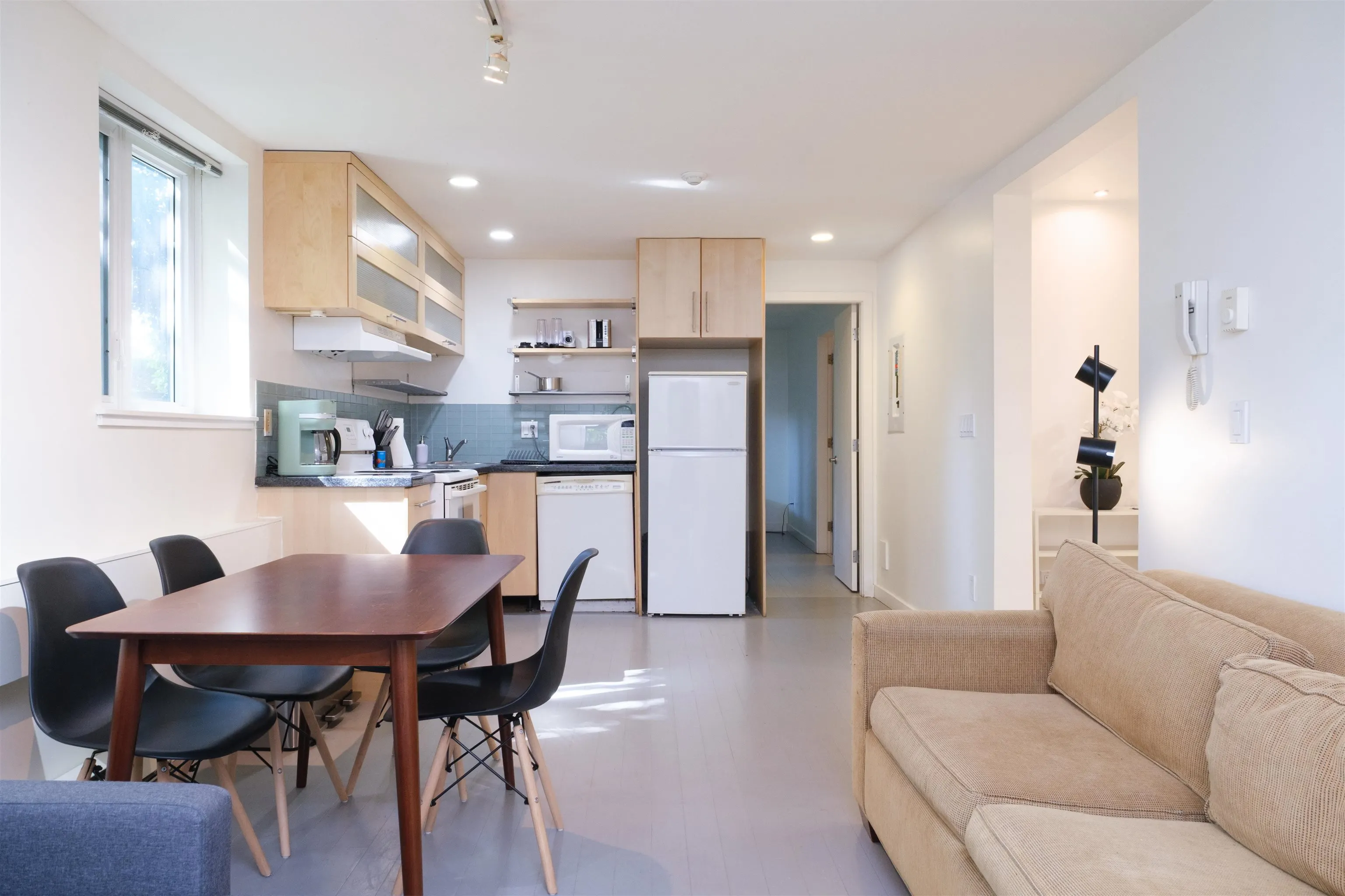 3B - PROMO 1540 Haro Street
