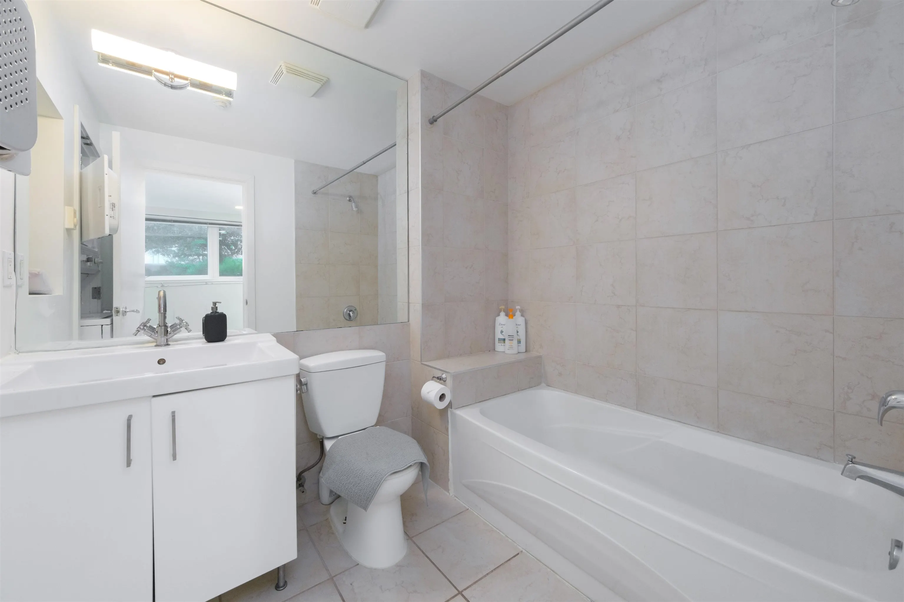 3B - PROMO 1540 Haro Street