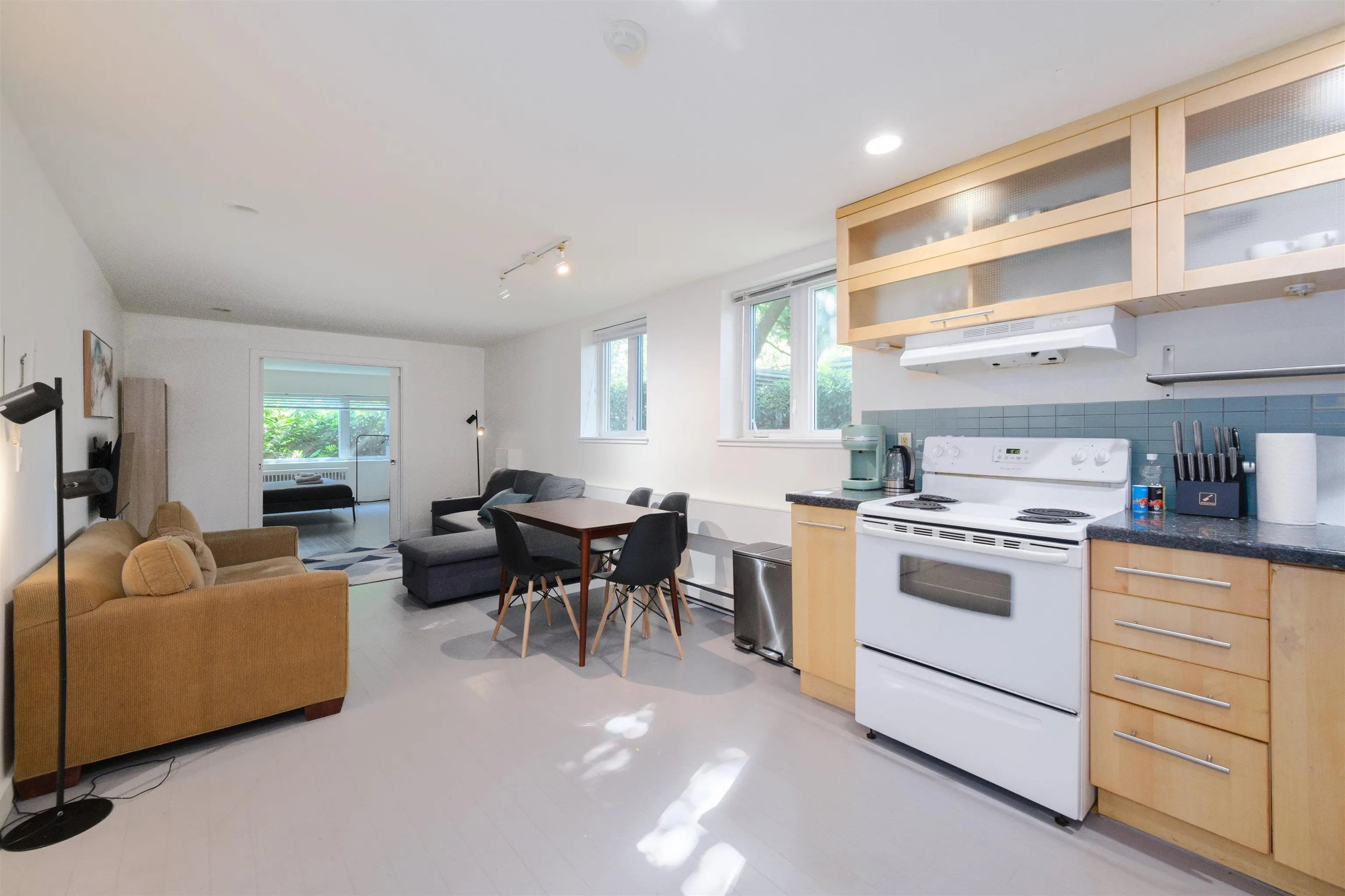 3B - PROMO 1540 Haro Street