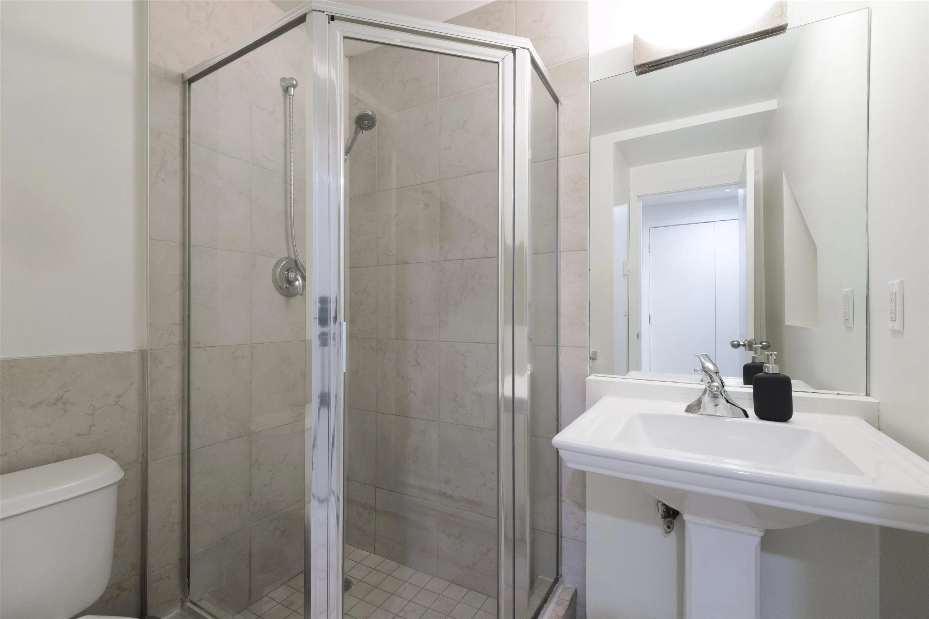 3B - PROMO 1540 Haro Street
