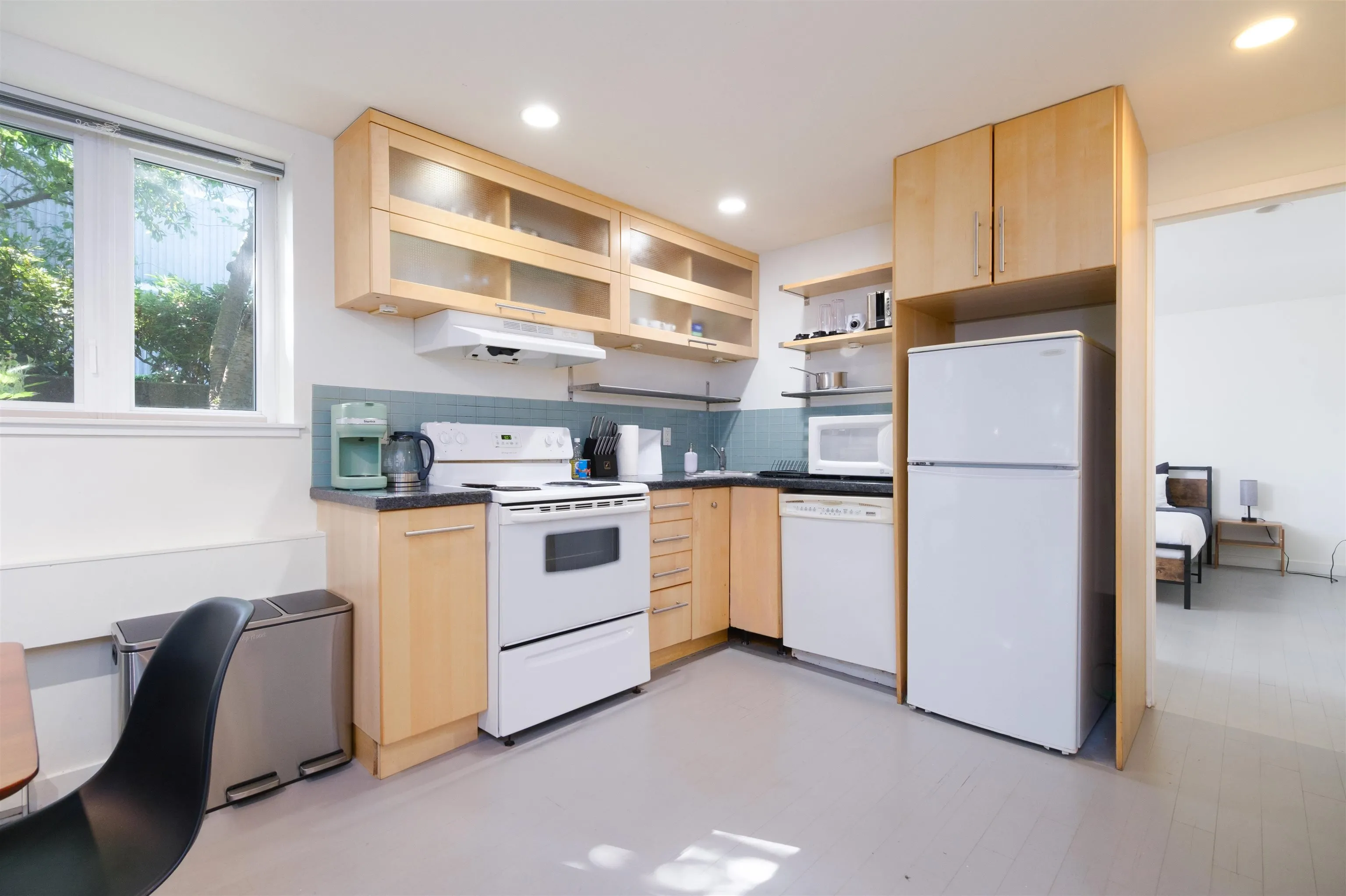 3B - PROMO 1540 Haro Street