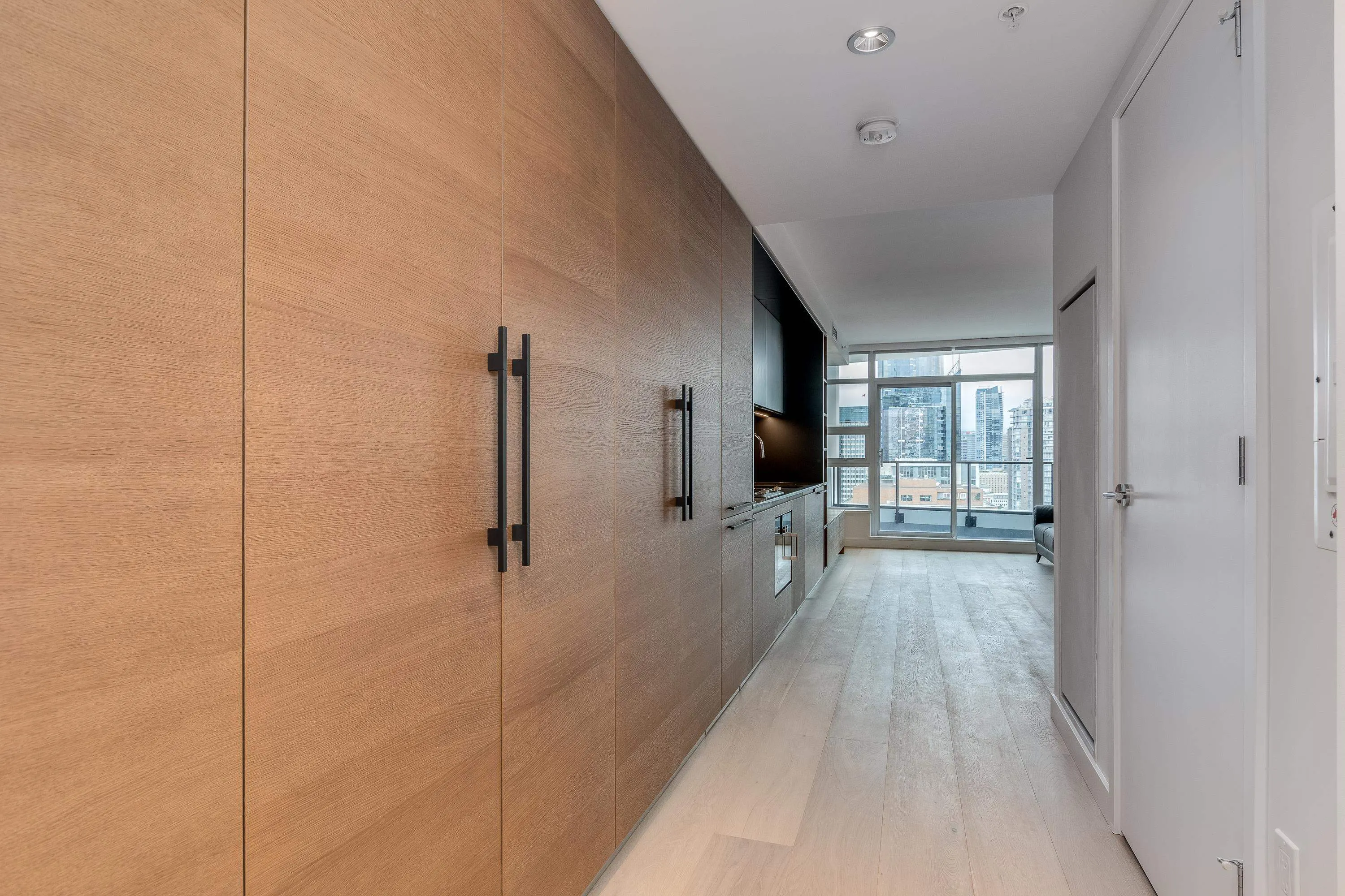 3006 - PROMO 1289 Hornby Street