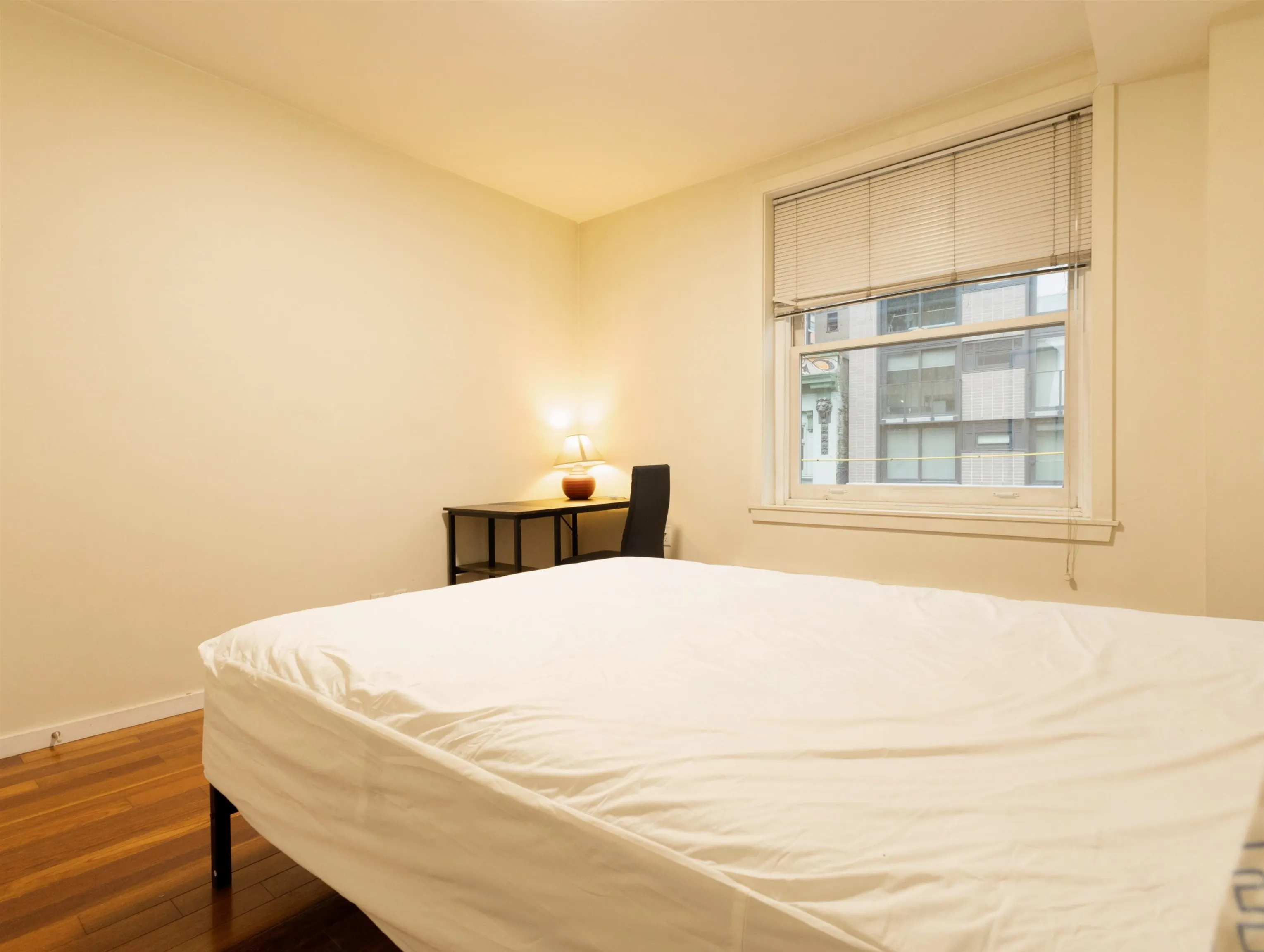 304 -PROMO 440 Richards Street