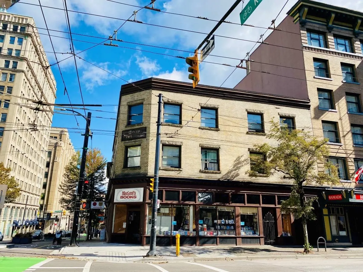 304 -PROMO 440 Richards Street