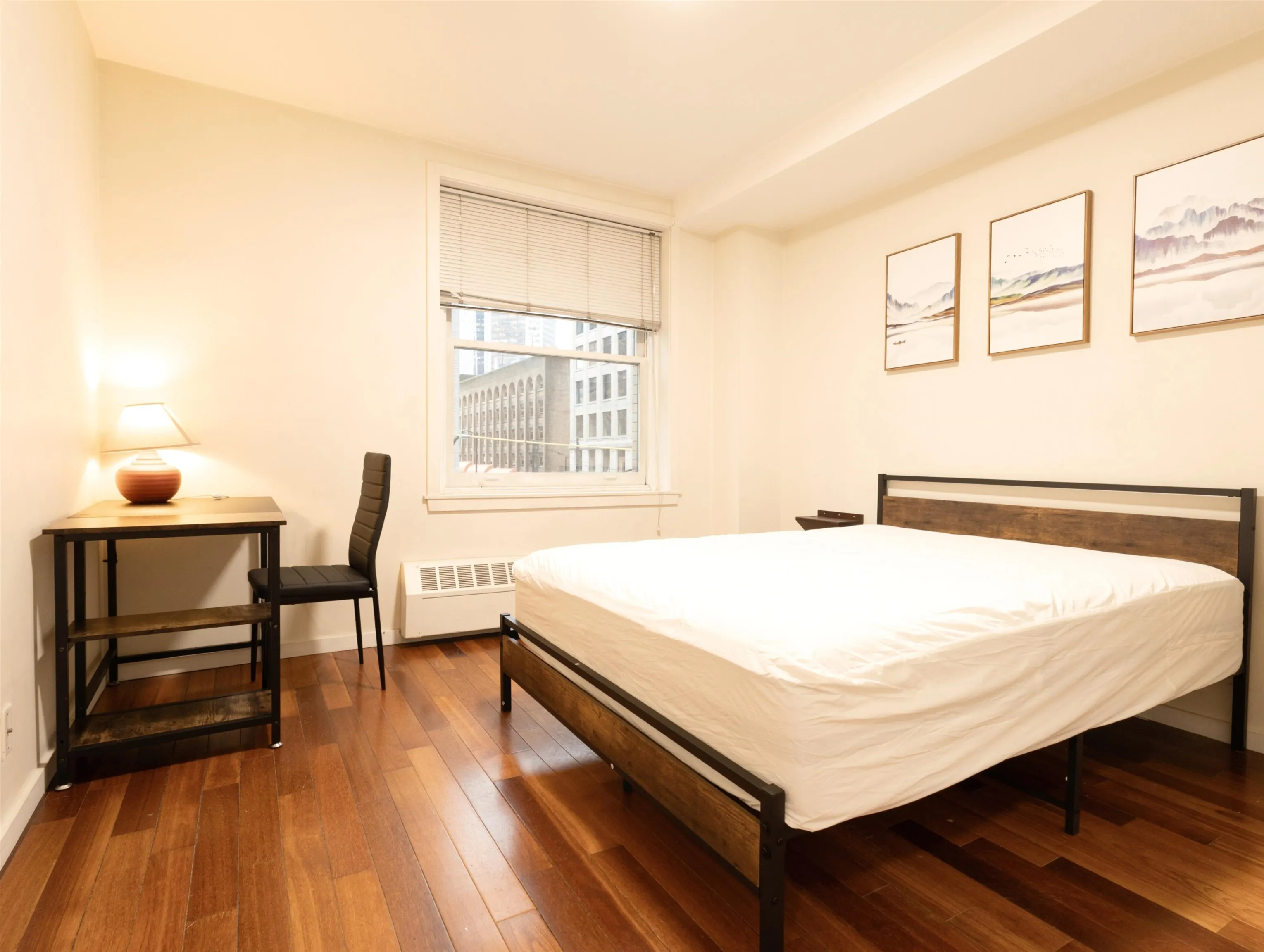 304 -PROMO 440 Richards Street