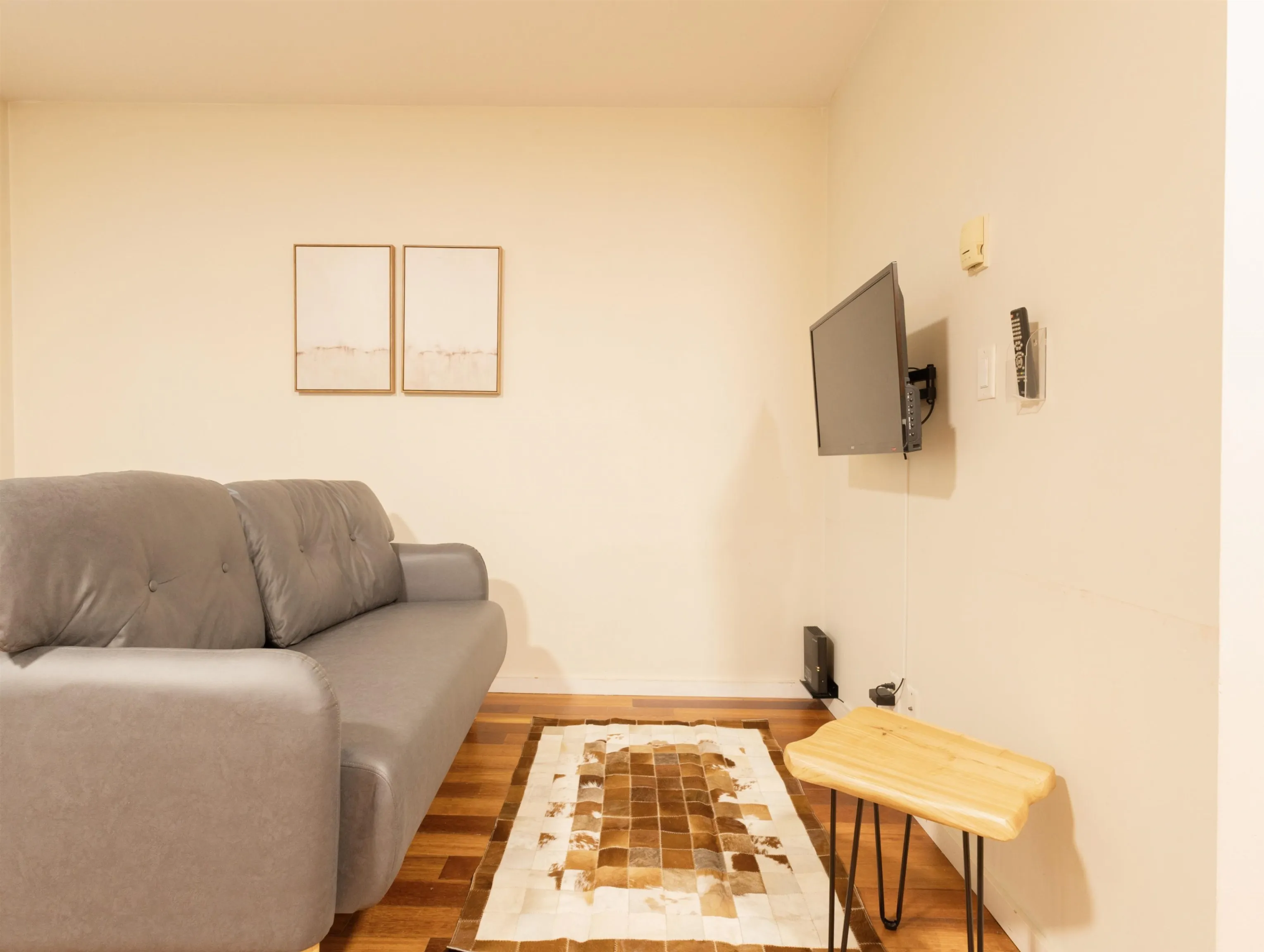 304 -PROMO 440 Richards Street