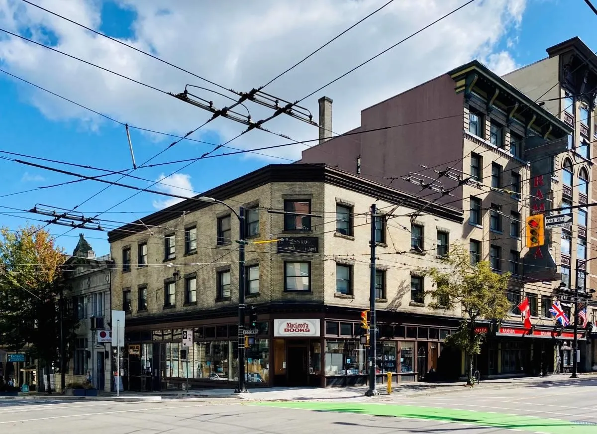 304 -PROMO 440 Richards Street