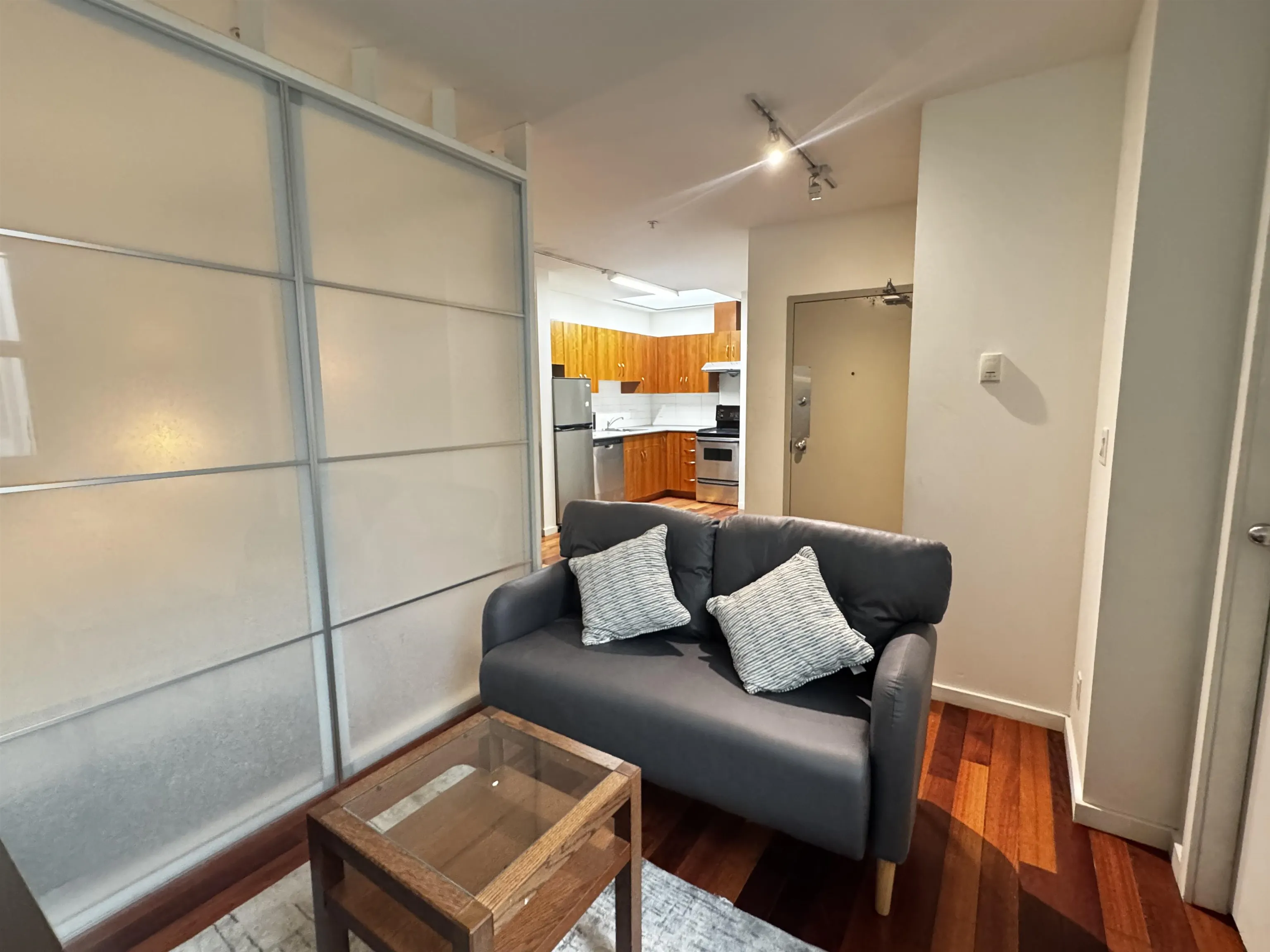 201 - PROMO 440 Richards Street