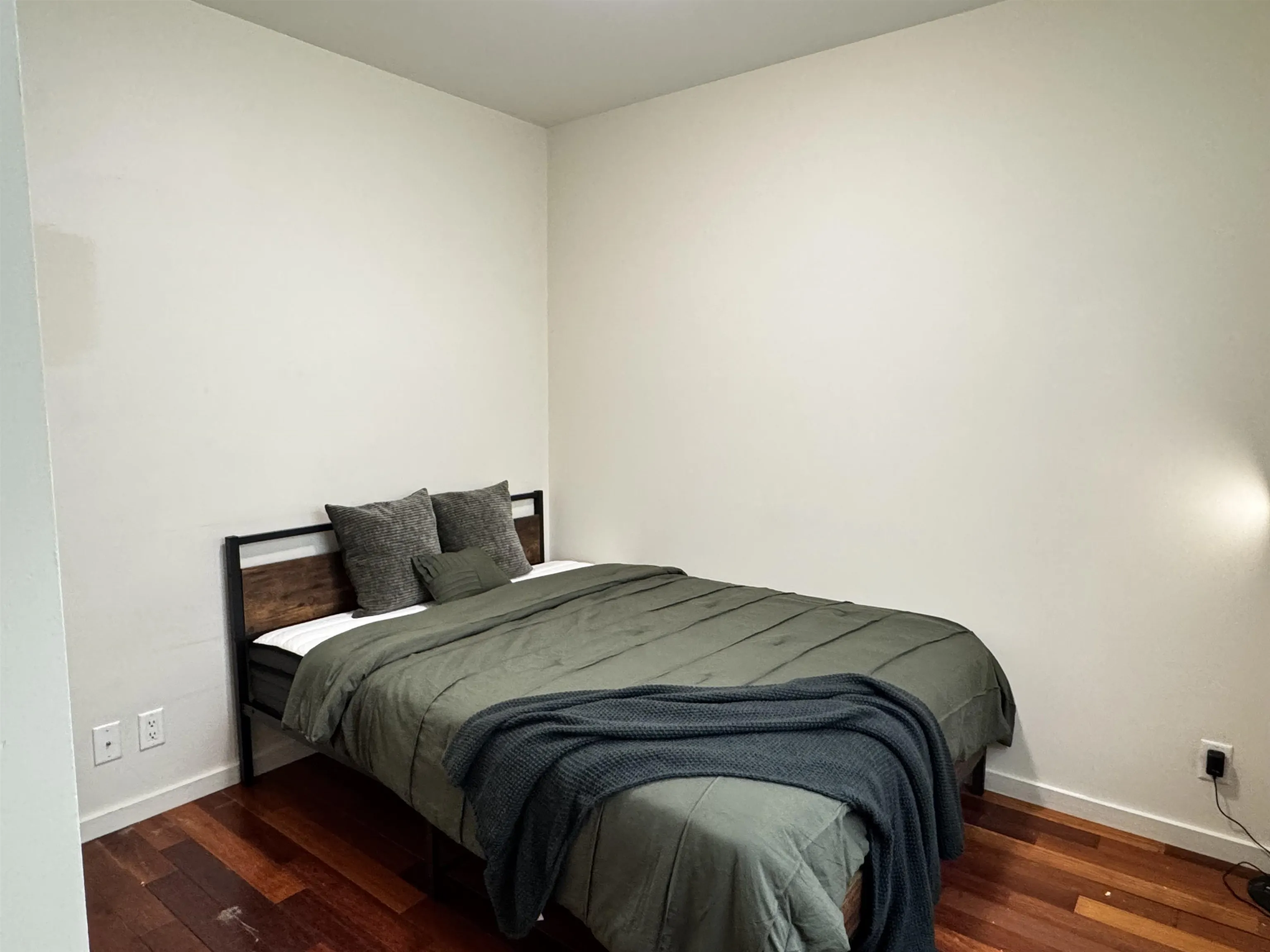 201 - PROMO 440 Richards Street