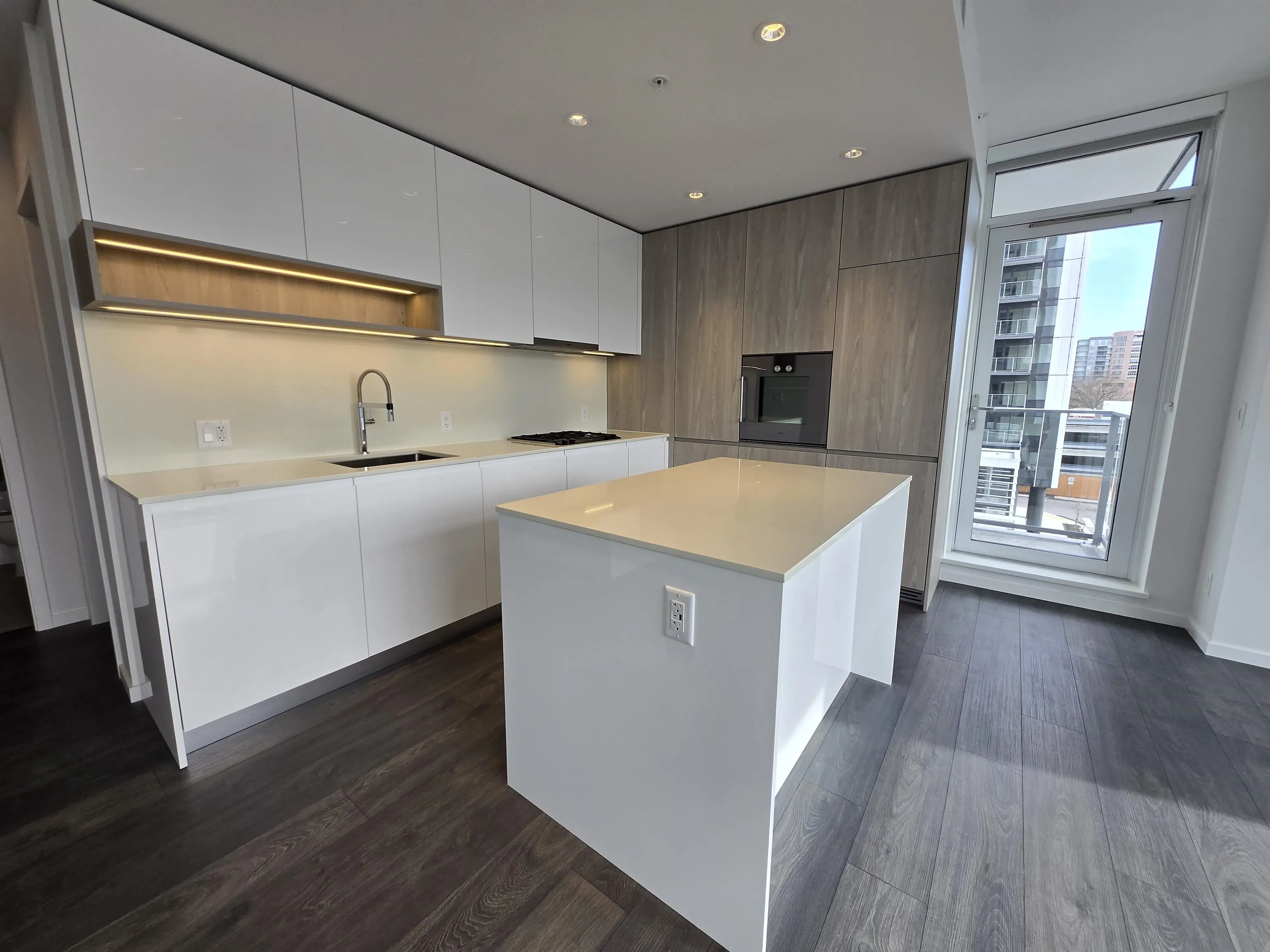 328 6600 Minoru Boulevard