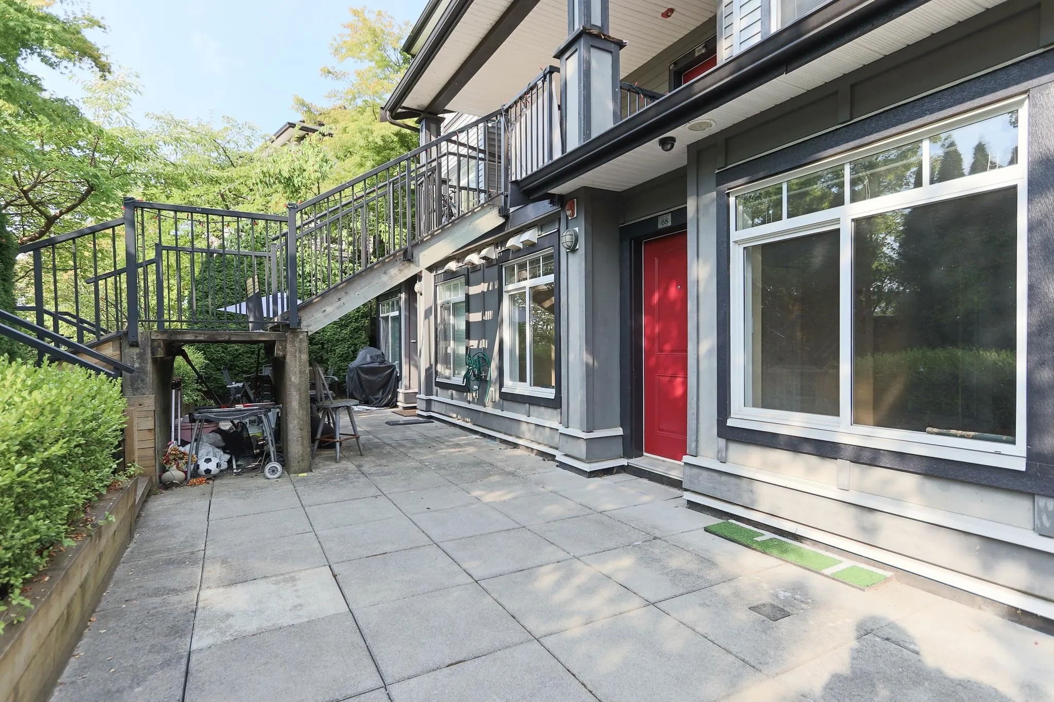 68 7428 14 Avenue