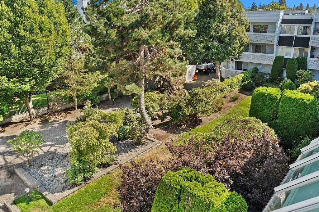 317 7431 Blundell Road