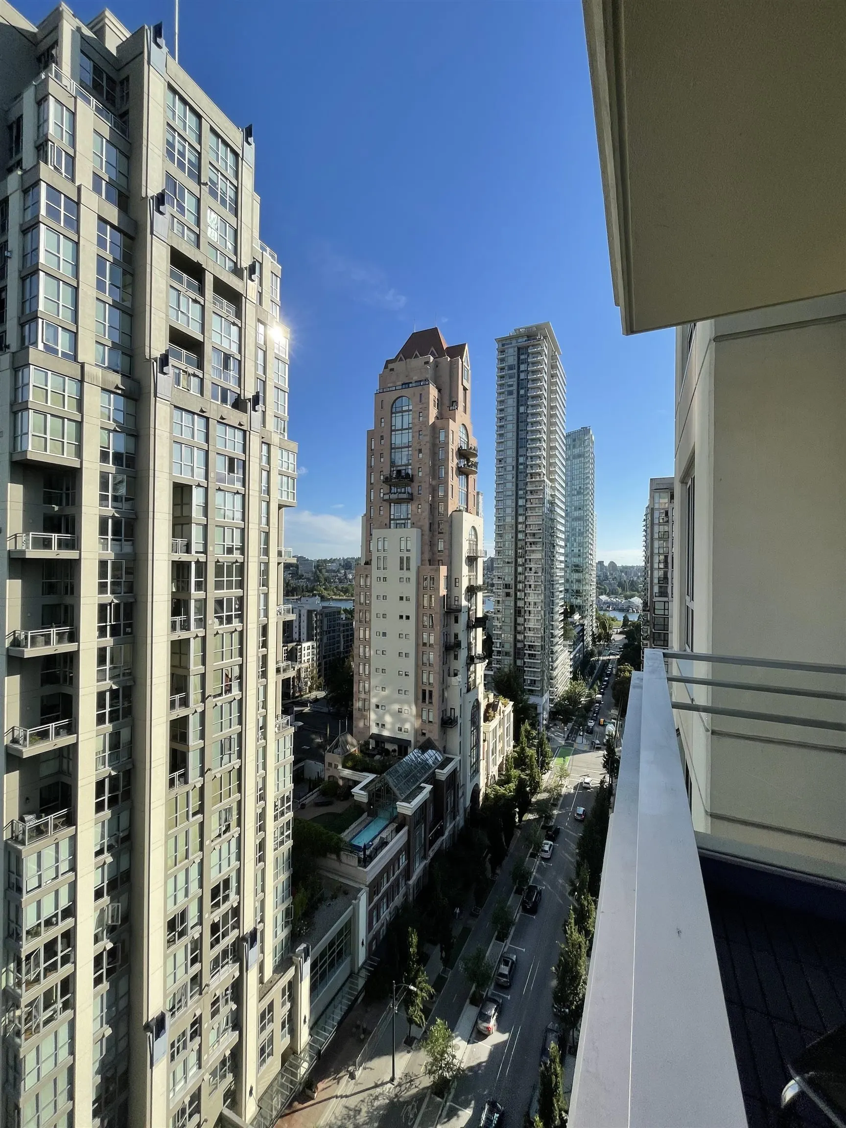 1905 1225 Richards Street