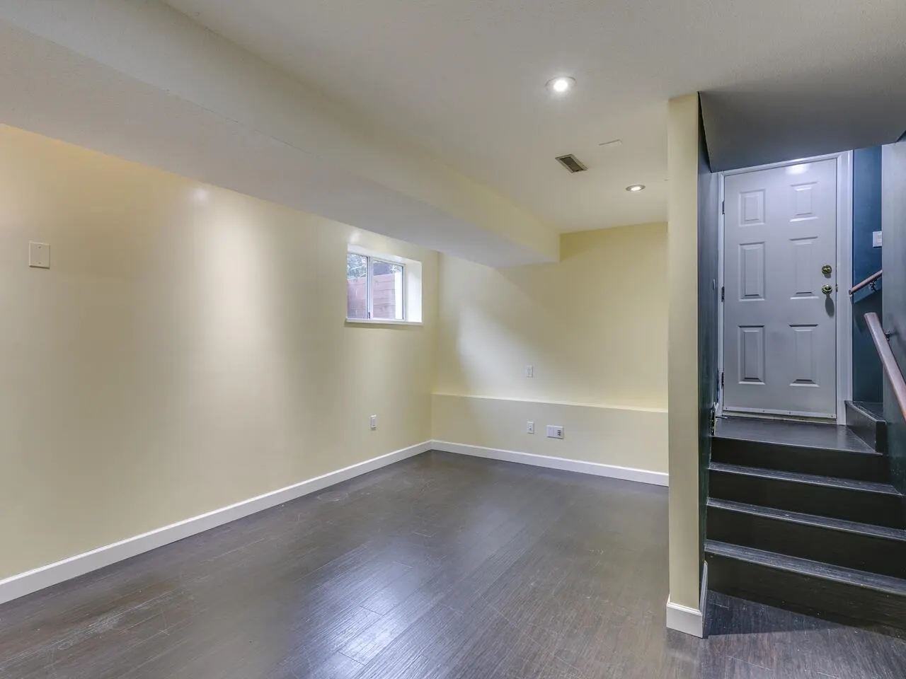 19240 119 Avenue #6