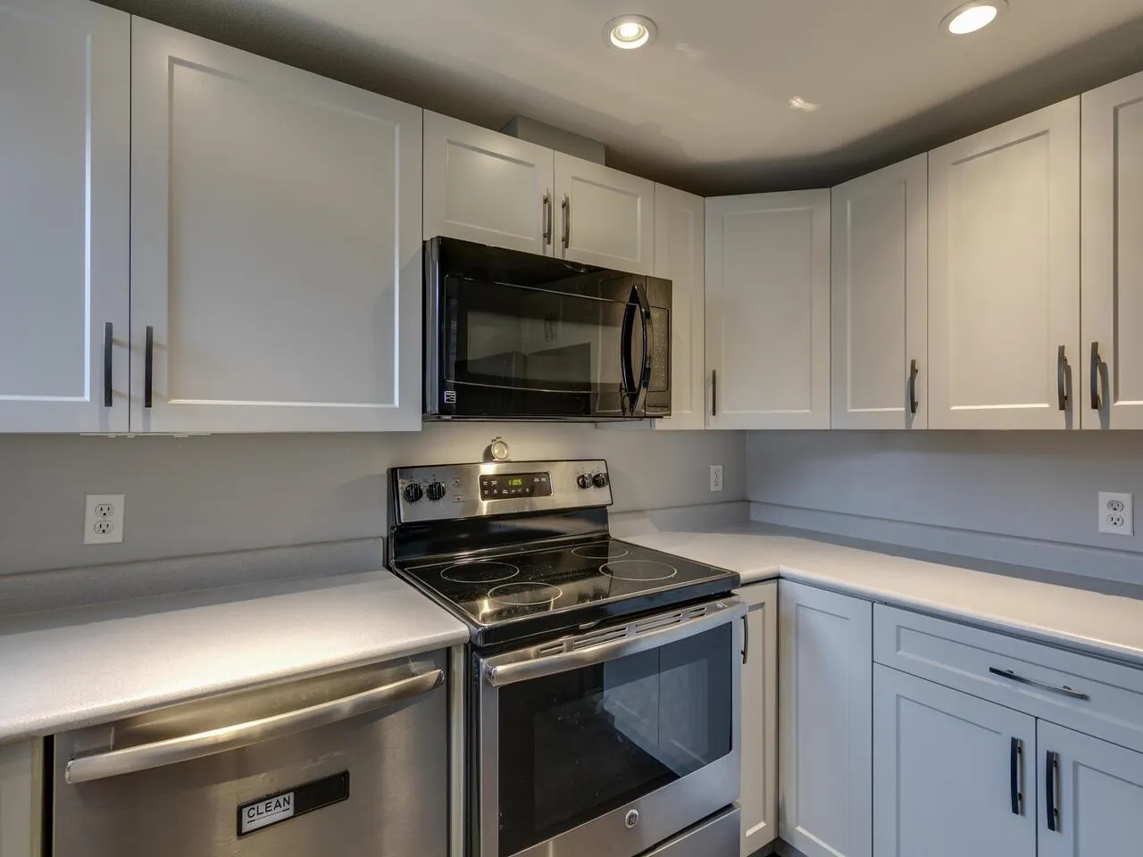 19240 119 Avenue #6