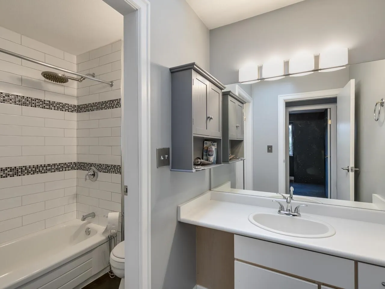 19240 119 Avenue #6